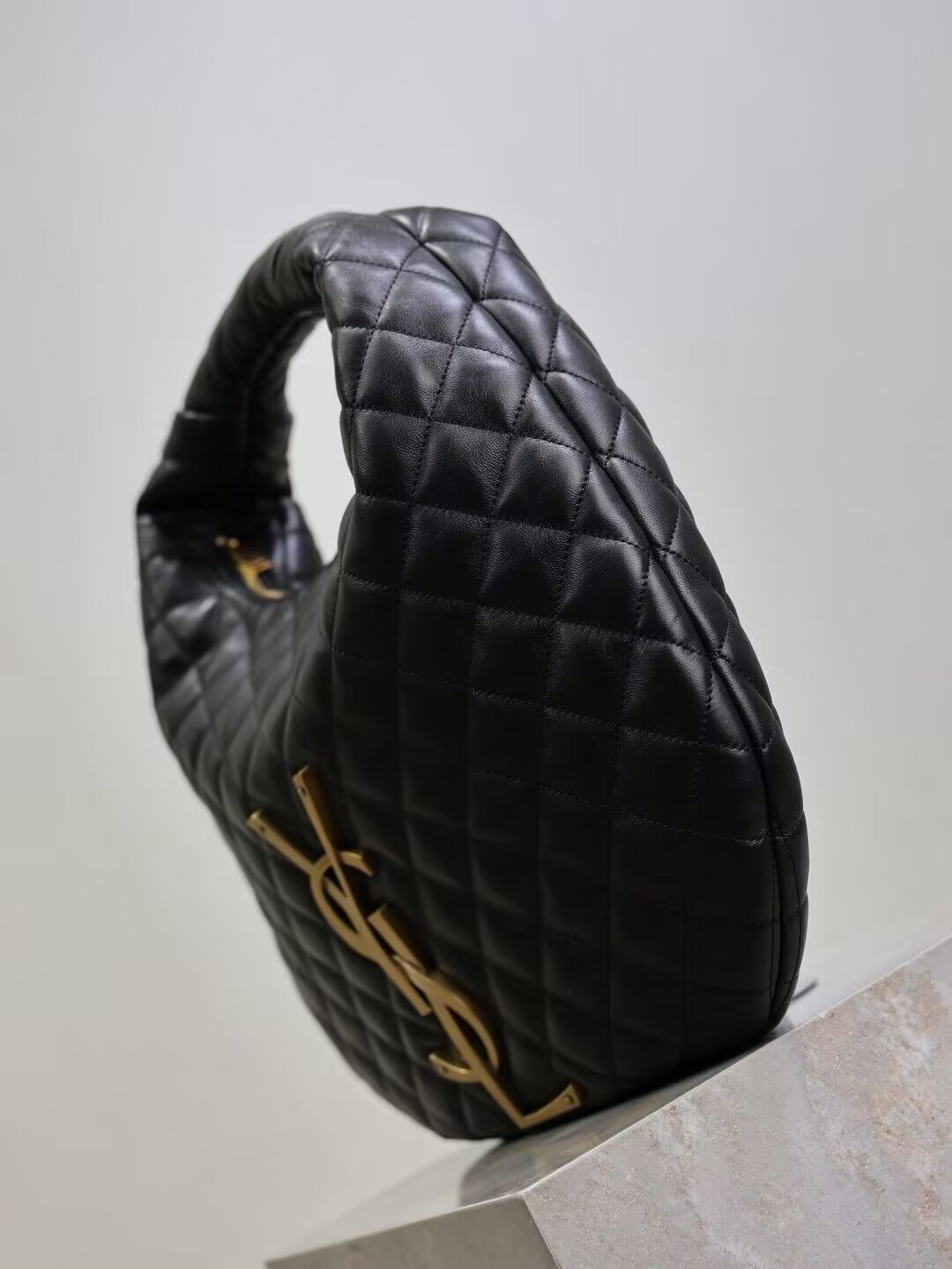 YSL ICARE Hobo In Quilted Nappa (47*30.5*12cm) - Image 5