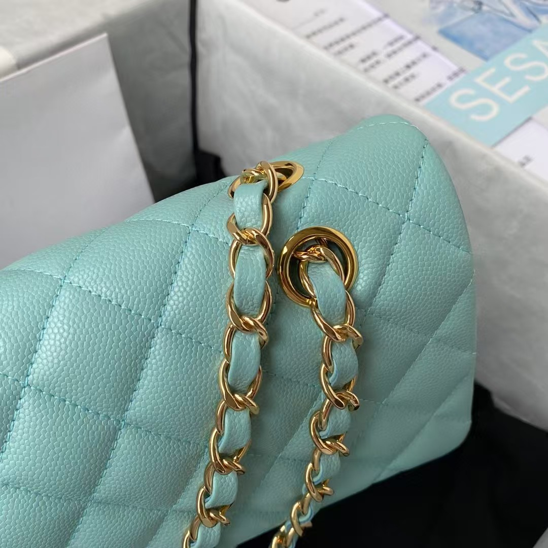 Chanel Classic Flap Bag 15.5×25.5×6.5cm - Image 7