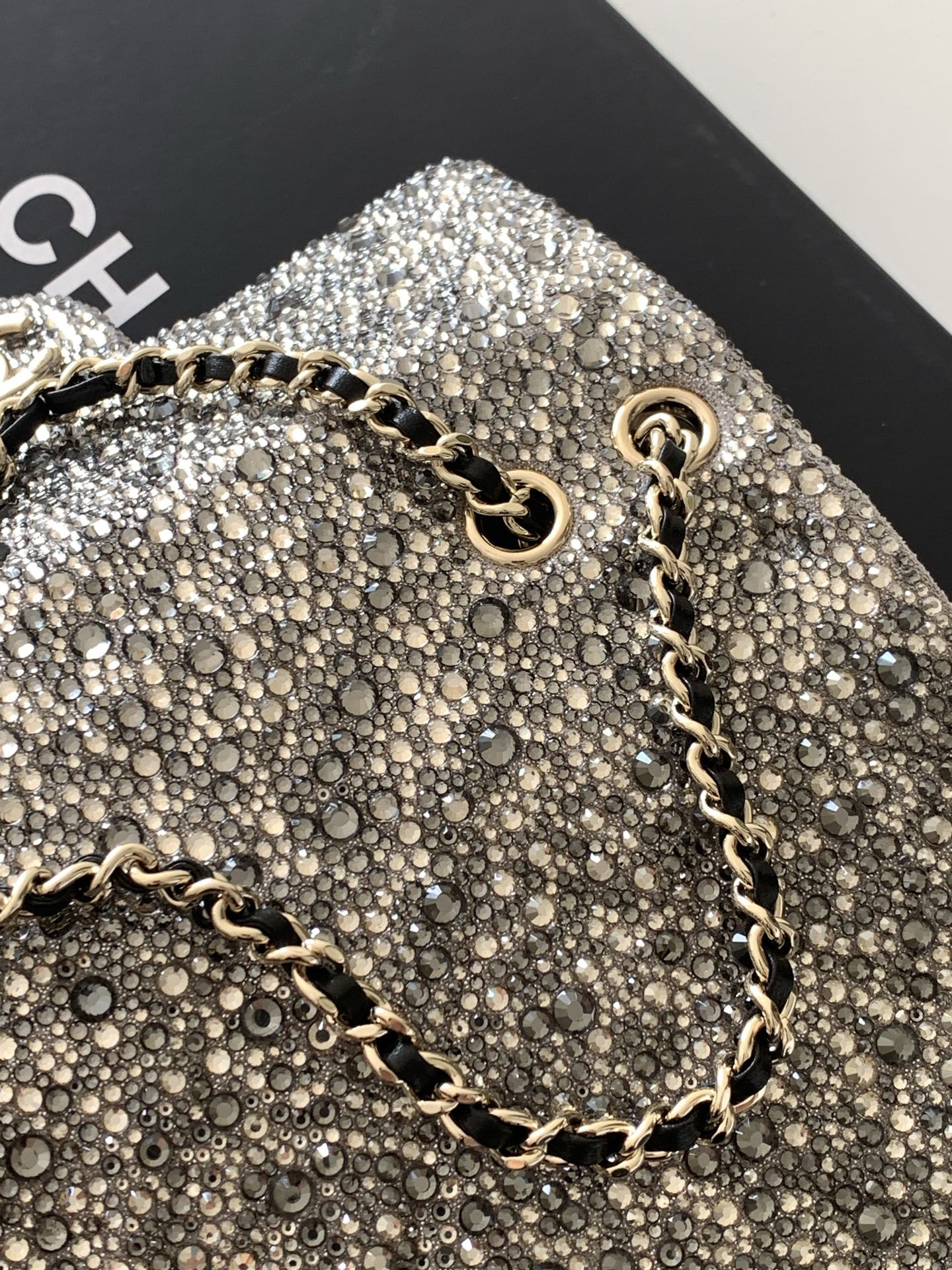 Chanel Flap Bag 13x21x8cm - Image 9