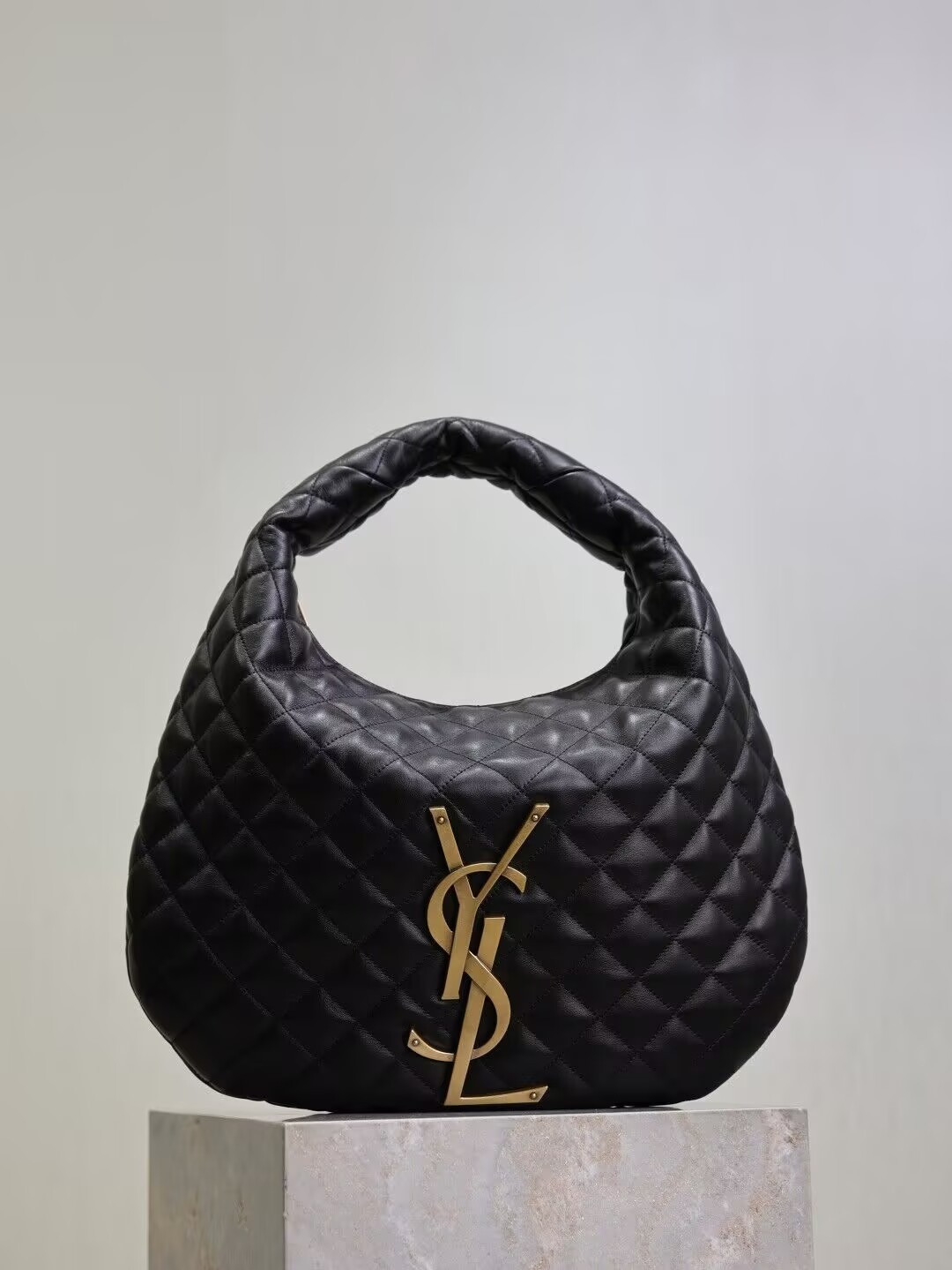 YSL ICARE Hobo In Quilted Nappa (47*30.5*12cm) - Image 2