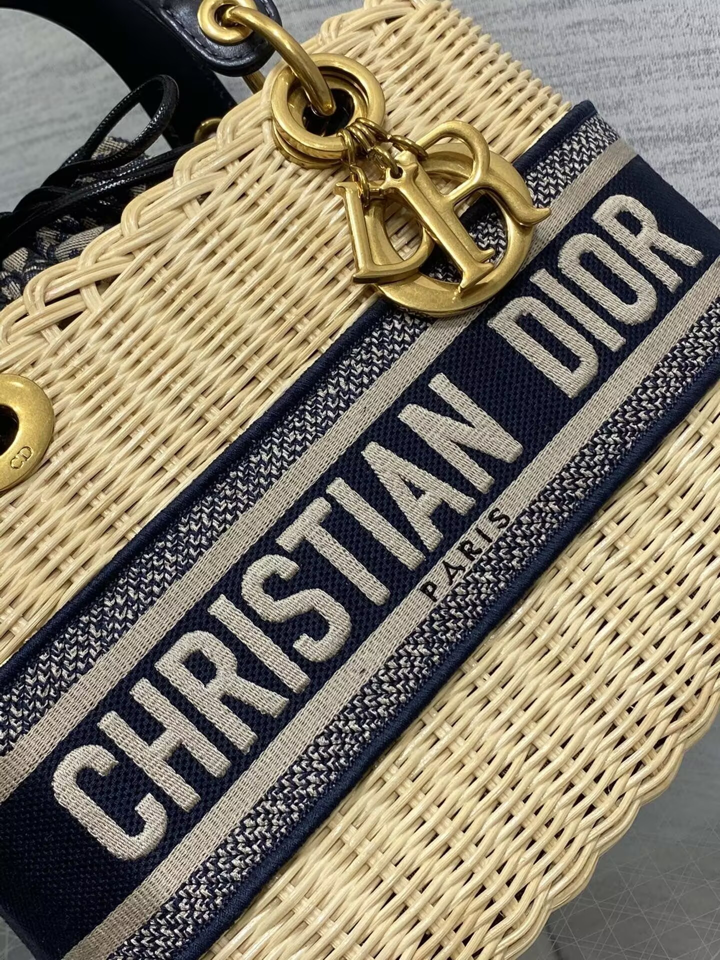 Dior Medium Lady Dior Bag 24x21x12cm - Image 6