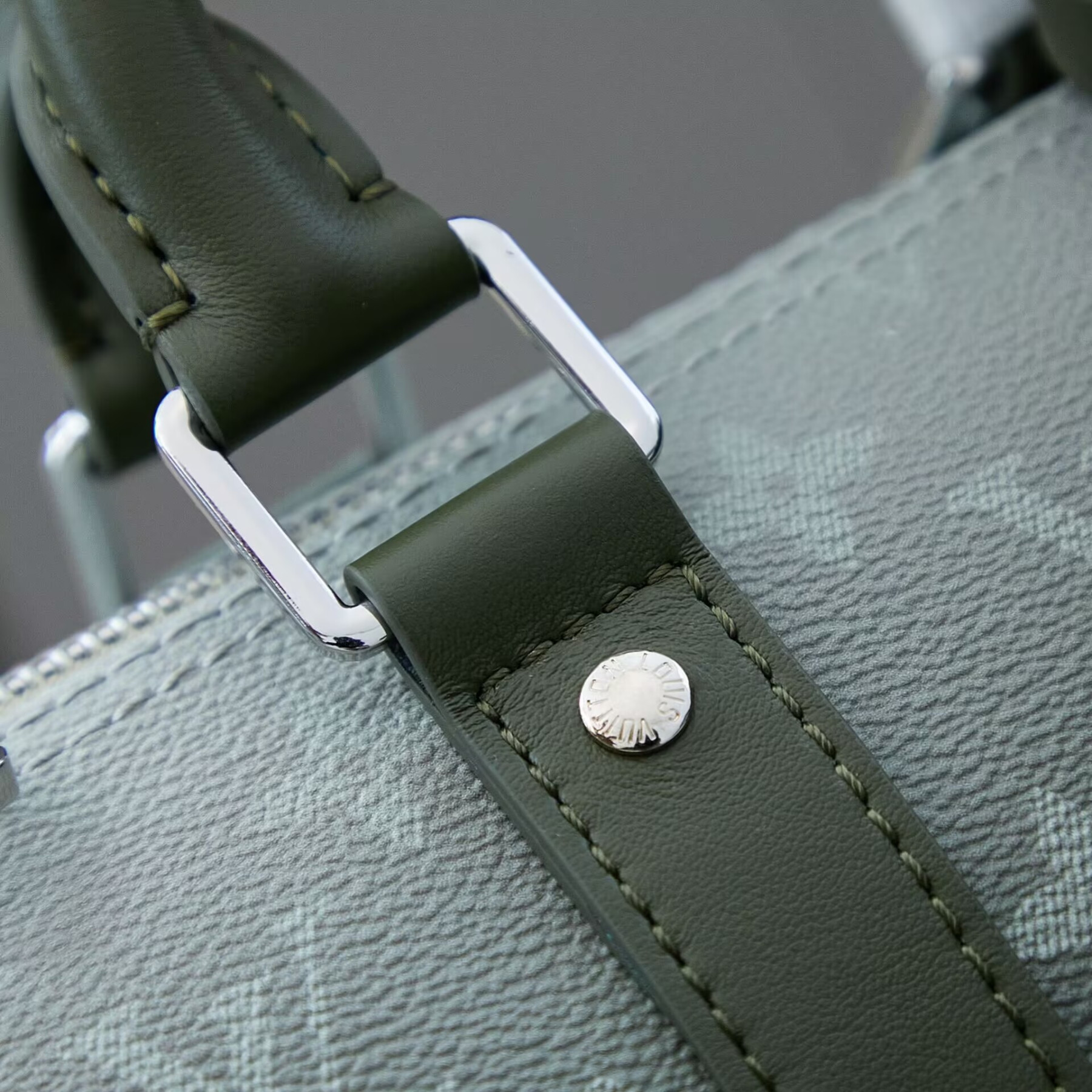 LV Keepall Bandoulière 25 M11591 25x15x11cm - Image 9