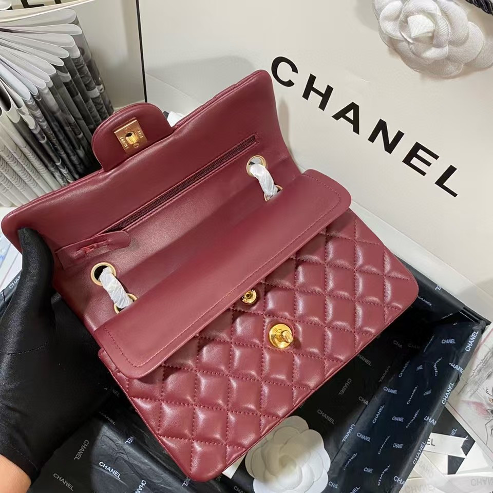 CHANEL SMALL CLASSIC HANDBAG Gold Metal 14.5×23×6cm - Image 9