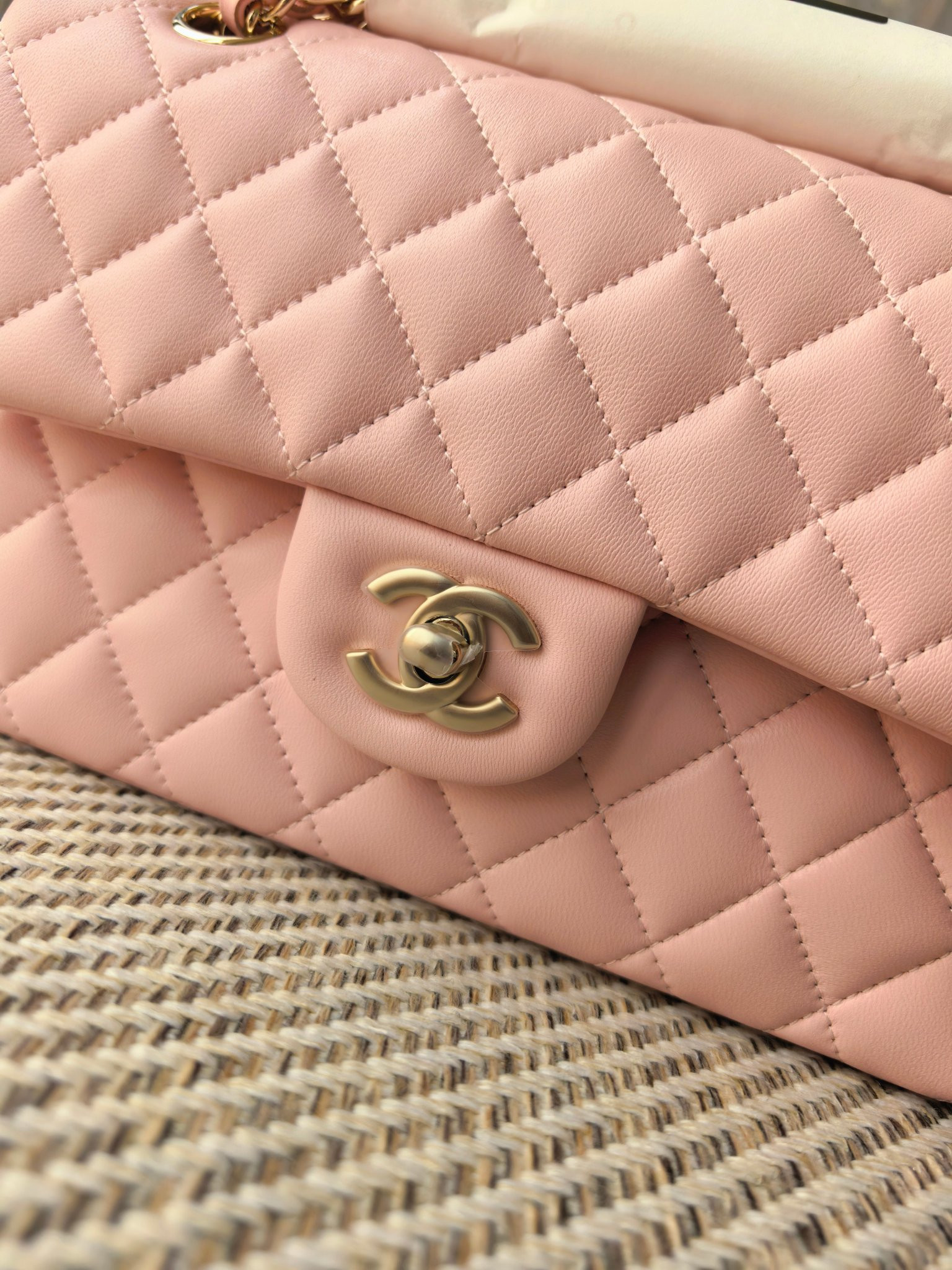 Chanel Small Classic Bag 23x6.5x14cm - Image 8
