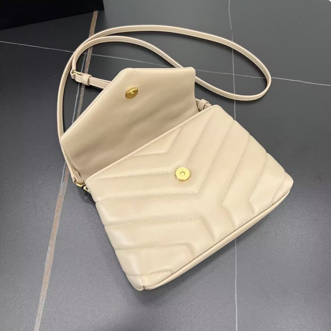 YSL TOY LOULOU IN QUILTED LEATHER 7.9 X 5.5 X 3 INCHES - Image 9