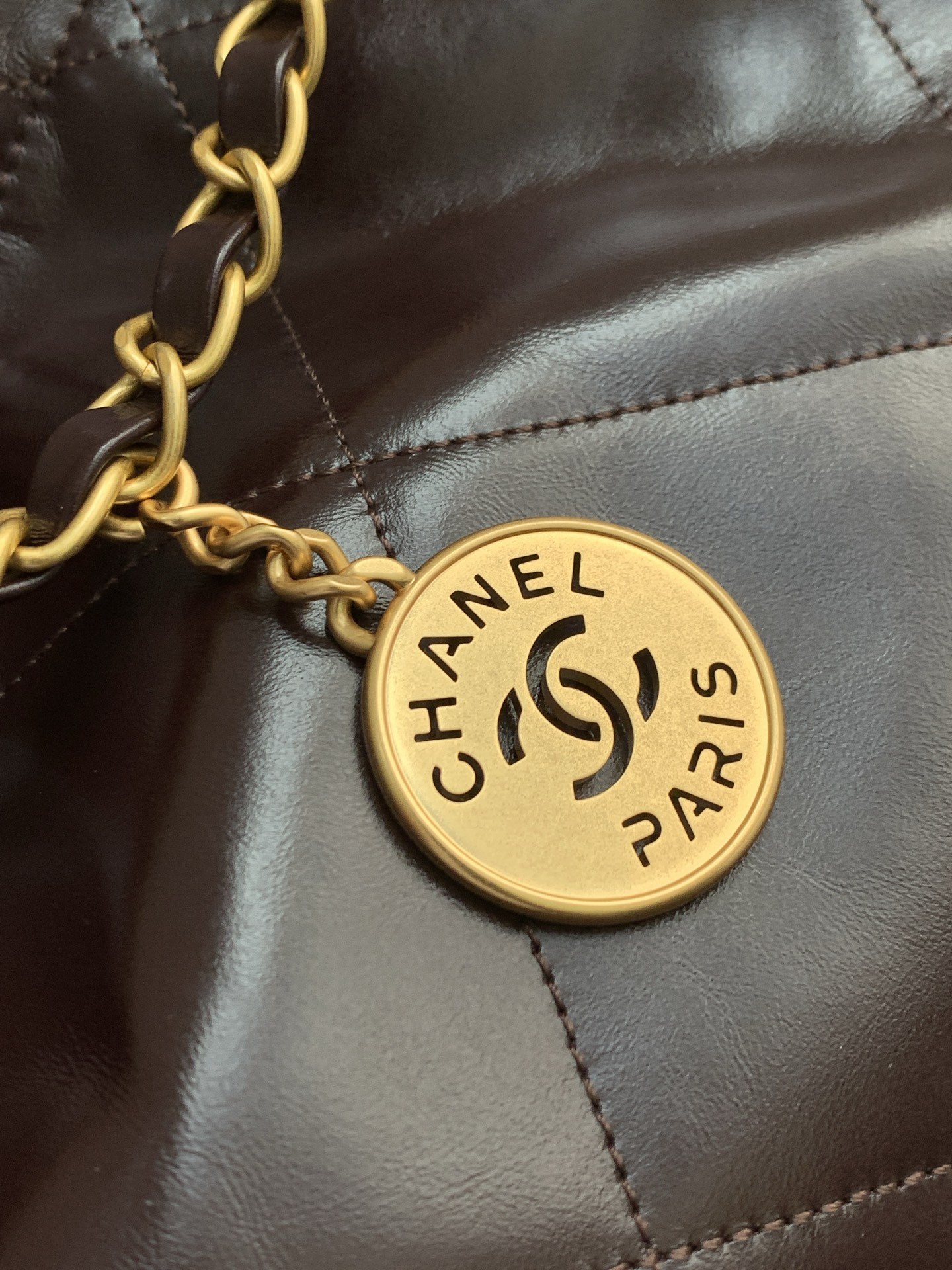 CHANEL 22 HANDBAG AS3261 39*42*8 cm - Image 9