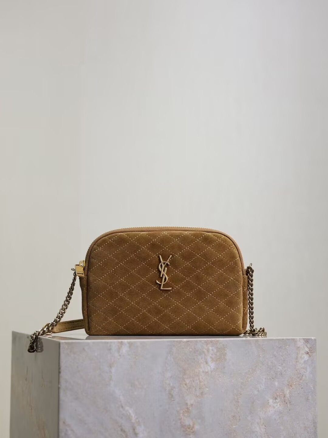 YSL Gaby ZIPPED POUCH IN SUEDE 18x13x3.5cm