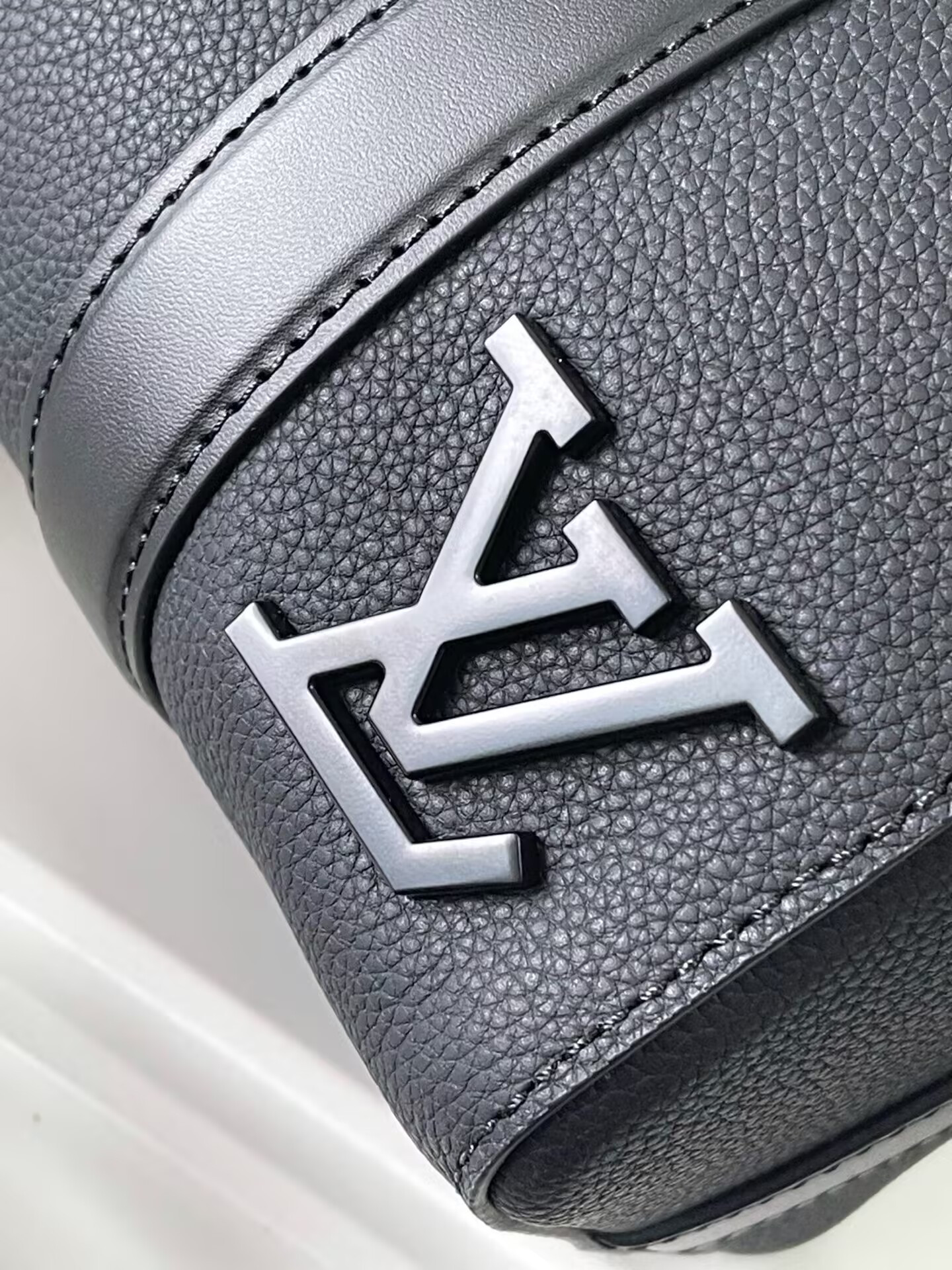LV City Keepall M59255 27x17x13cm - Image 6