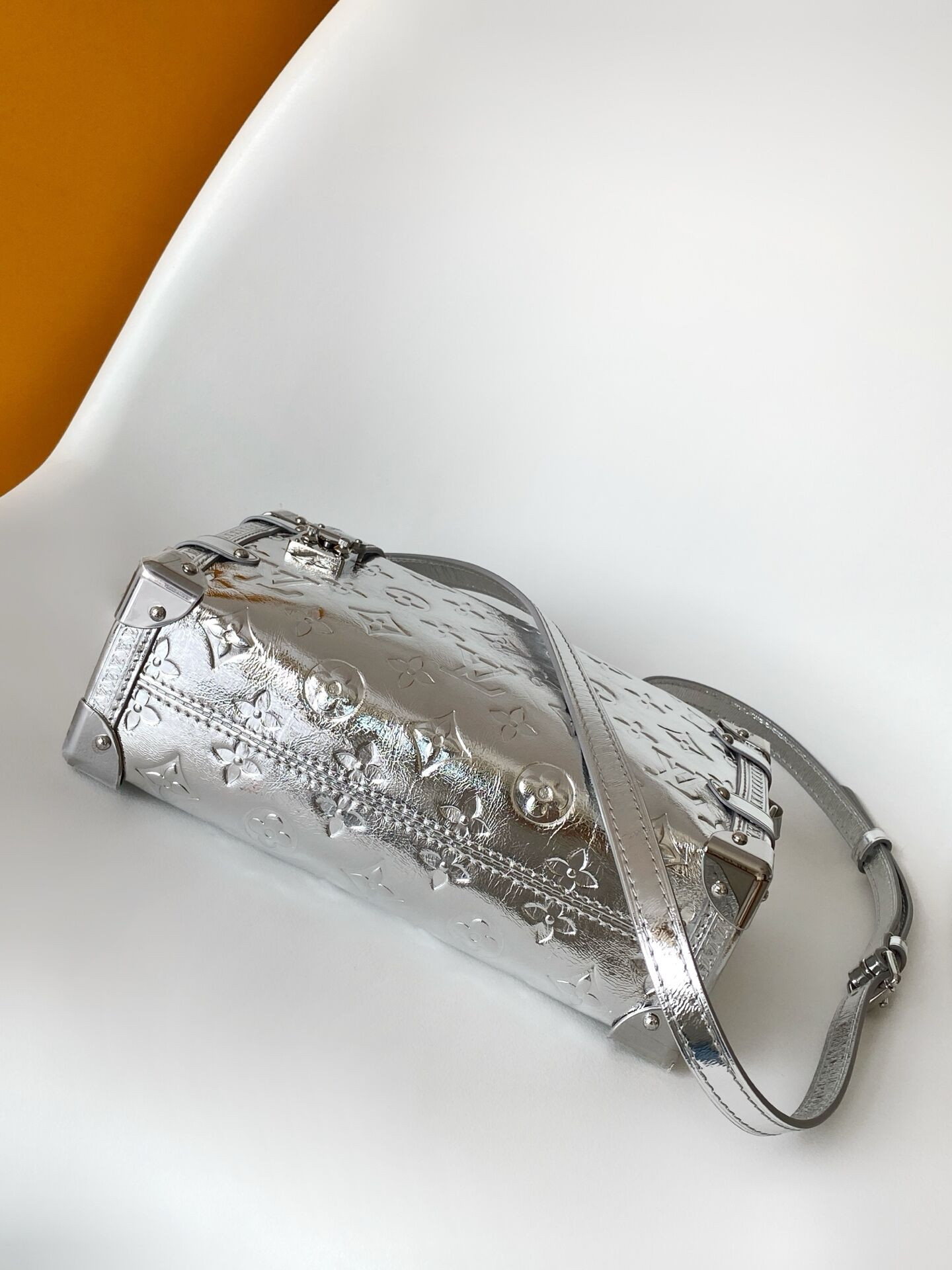 LV Side Trunk MM M26223(23.5*16*8.5cm) - Image 5