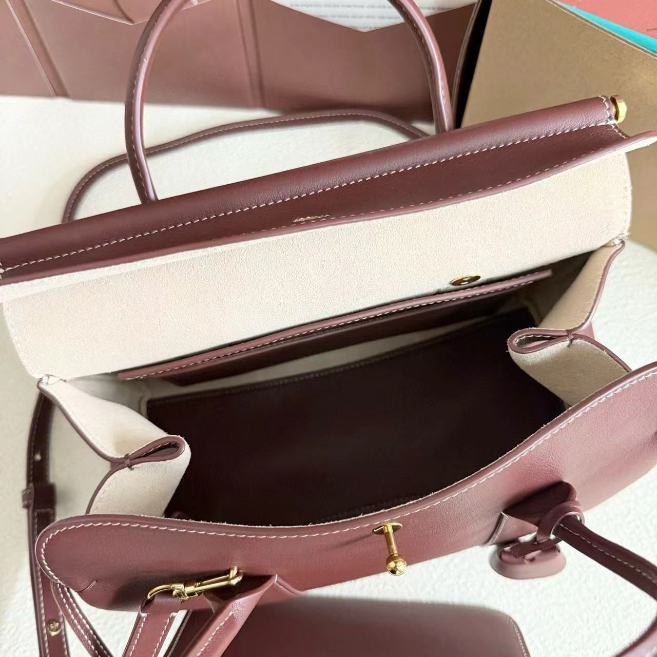 Loro Piana Loom Bag L25 Smooth Calfskin 25x18x12.5cm - Image 6