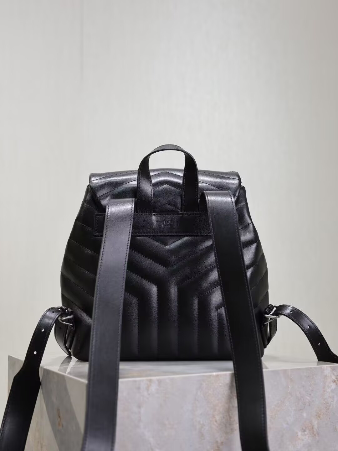YSL LOULOU BACKPACK BLACK 26x22x11cm - Image 3