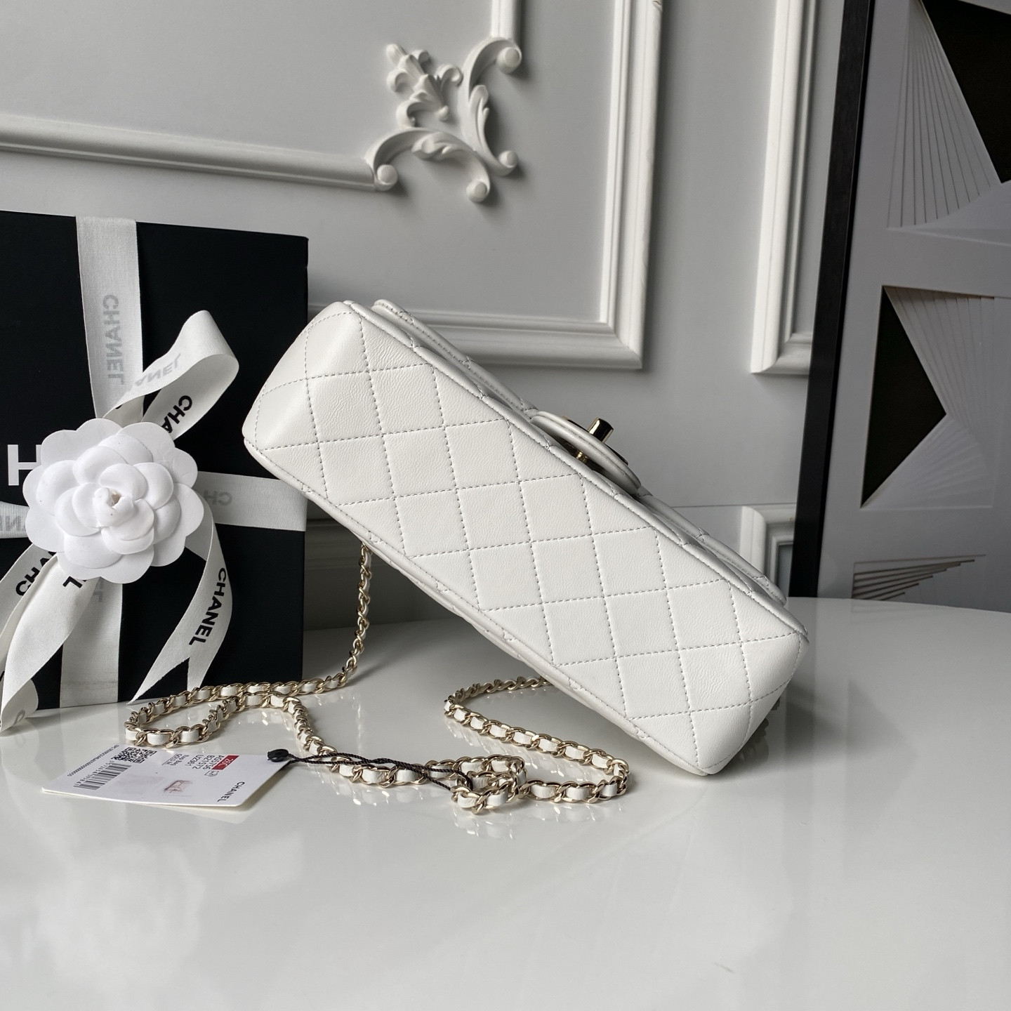Chanel Classic Flap Handbag CF AS5756 14.5x23.5x7cm - Image 5