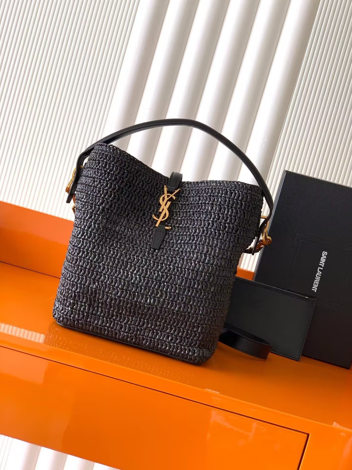 YSL LE 37 in woven raffia and vegetable-tanned leather Bucket Bag 25x20x12cm - Image 2