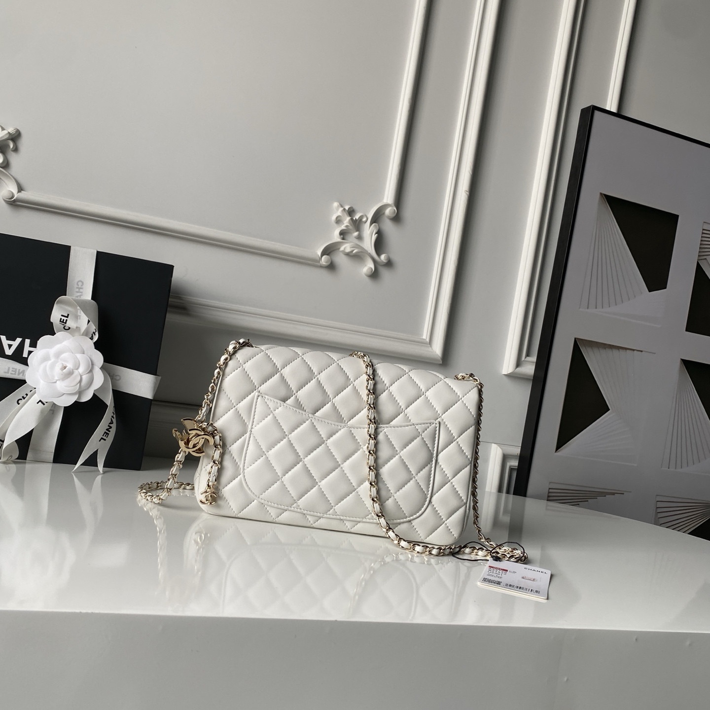 Chanel Classic Flap Handbag CF AS5756 14.5x23.5x7cm - Image 3