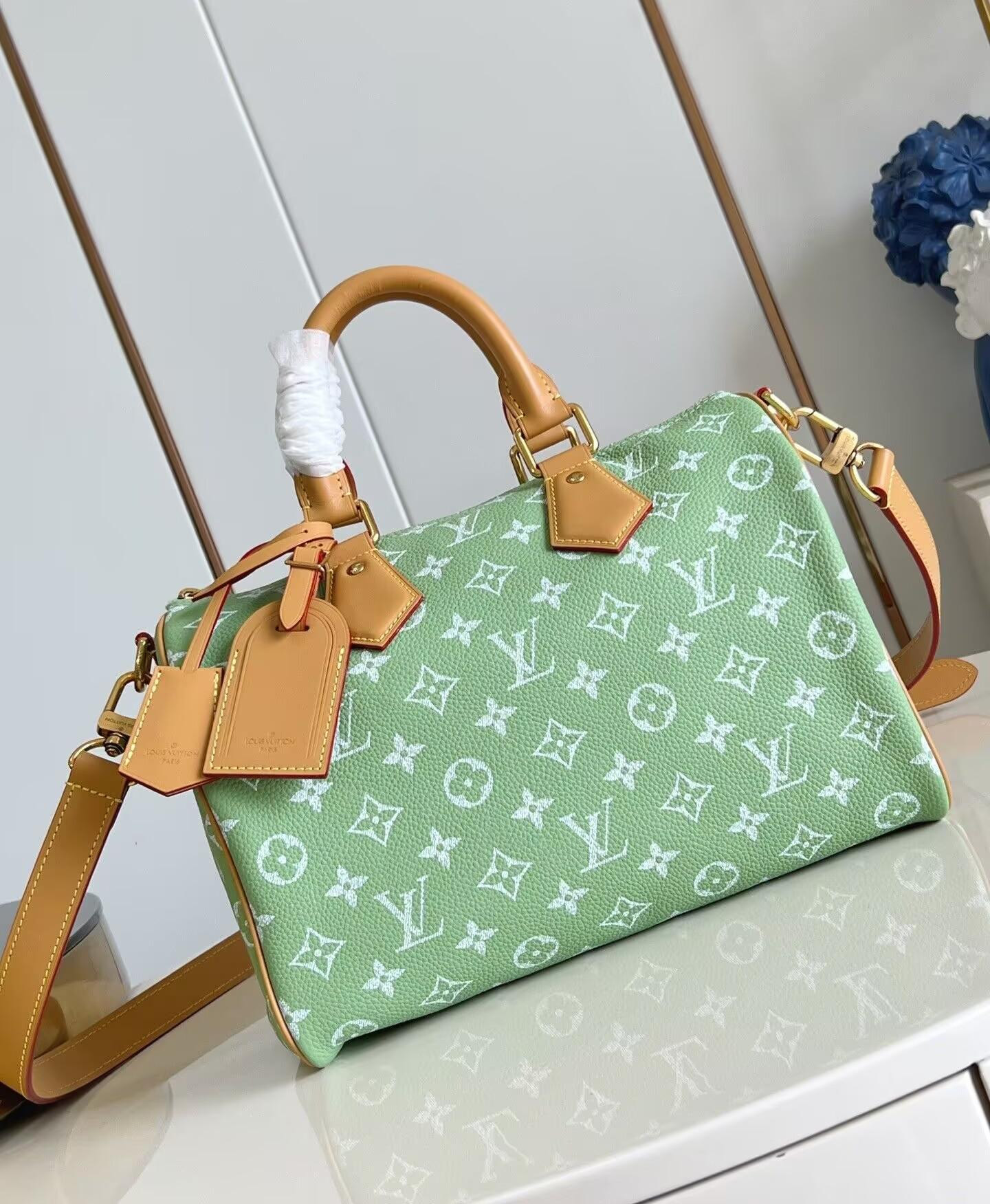 LV Speedy P9 Bandoulière 30 M14064 30x21x17cm - Image 2