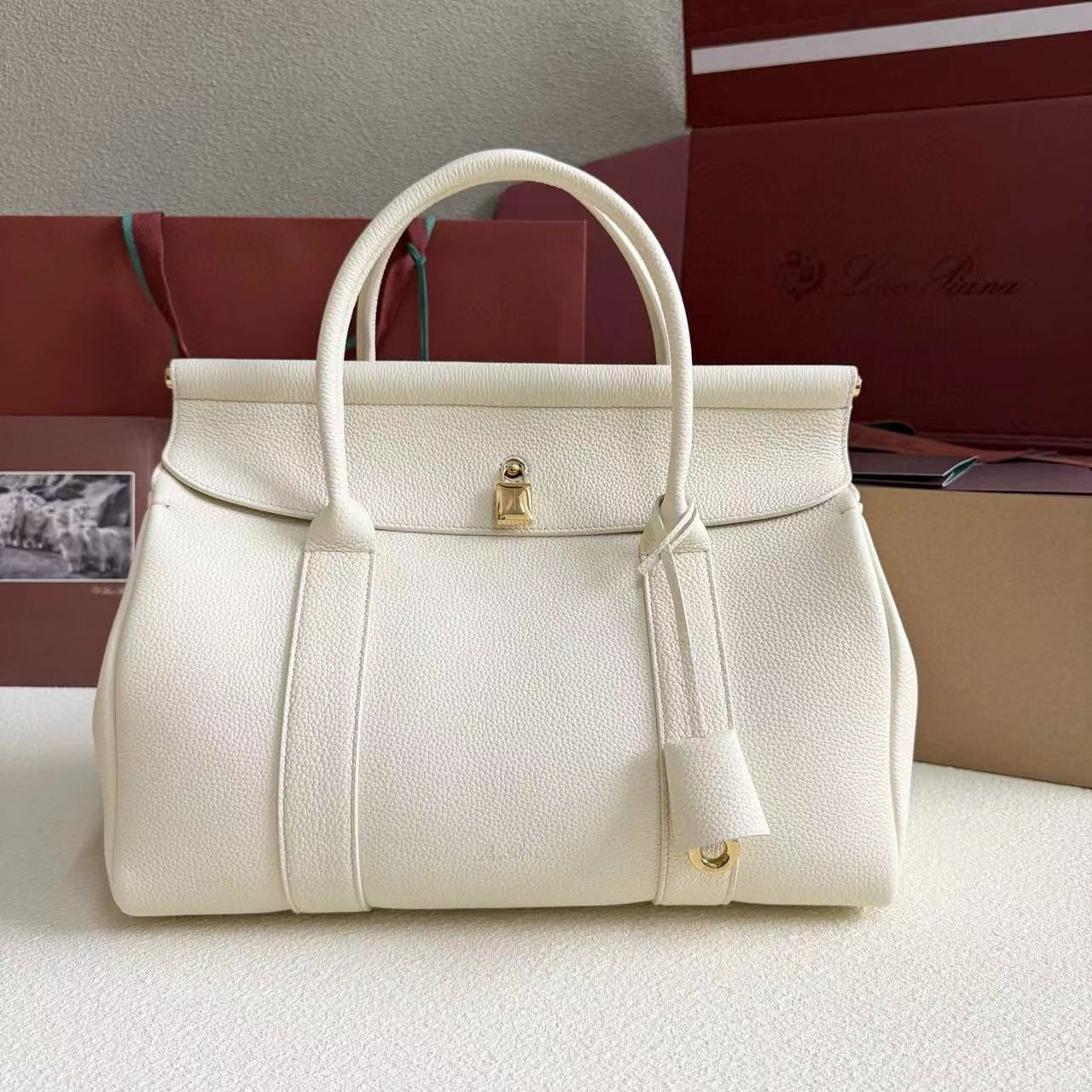 Loro Piana Loom Bag L32 Grained Calfskin 33 x 23 x 18 cm - Image 2