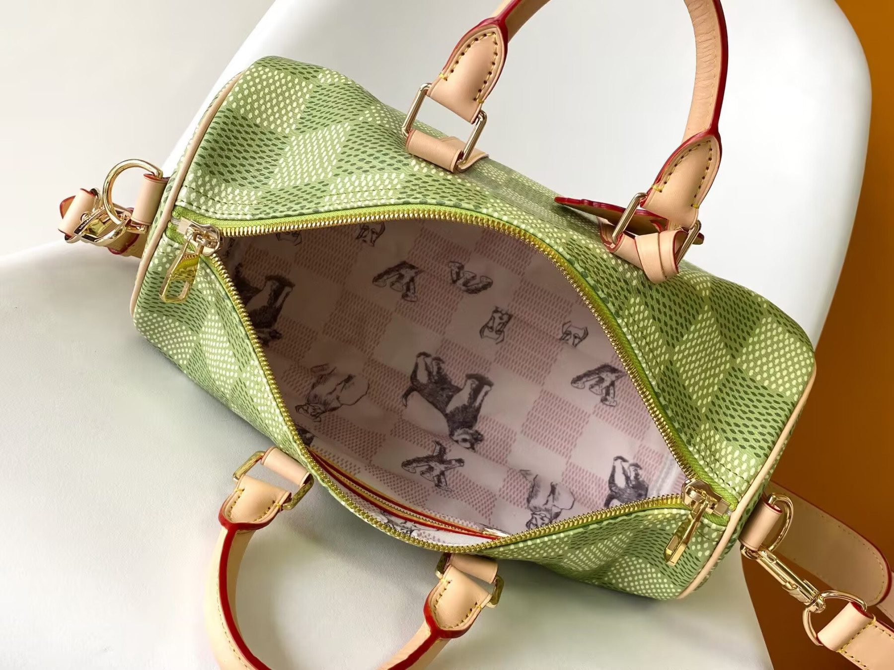 LV Keepall Bandoulière 35 N40671 34x21x16cm - Image 6