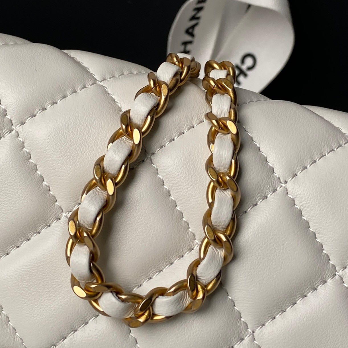CHANEL MINI FLAP BAG SHINY CALFSKIN gold-TONE METAL white 4.7 × 7.8 × 2.3 in - Image 7