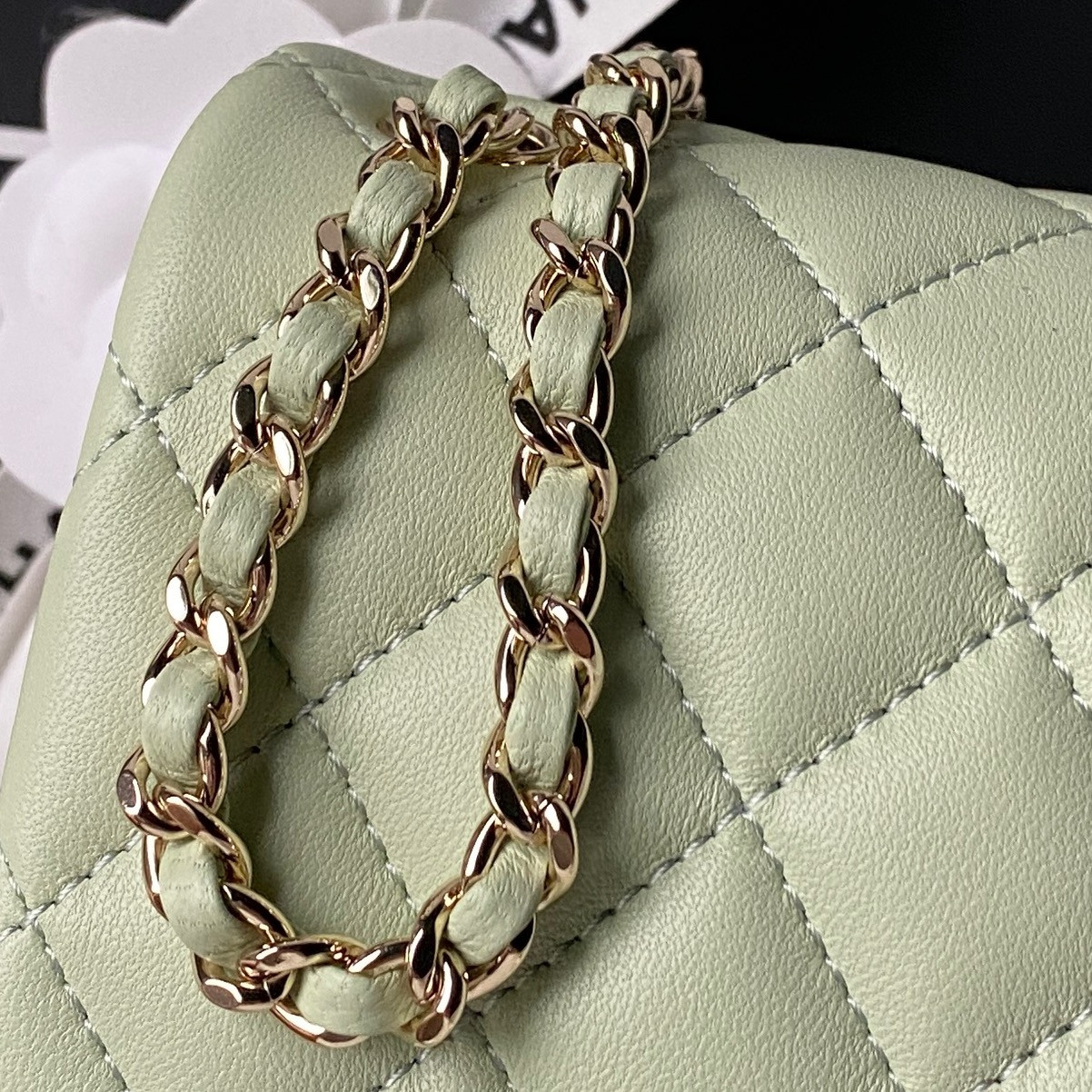 Chanel Classic Flap Handbag CF AS5758 18x13x7cm - Image 8