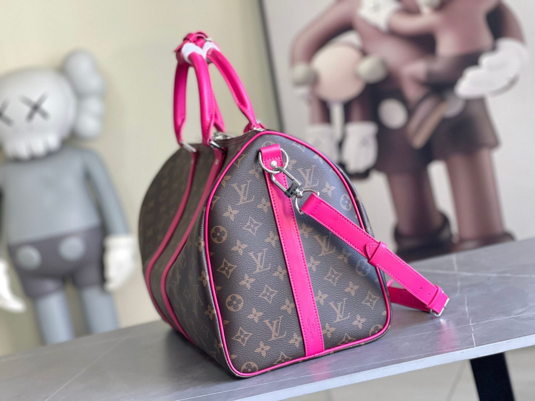 LV Keepall Bandouliere 45 M13807 (45 x 27 x 20 cm) - Image 3