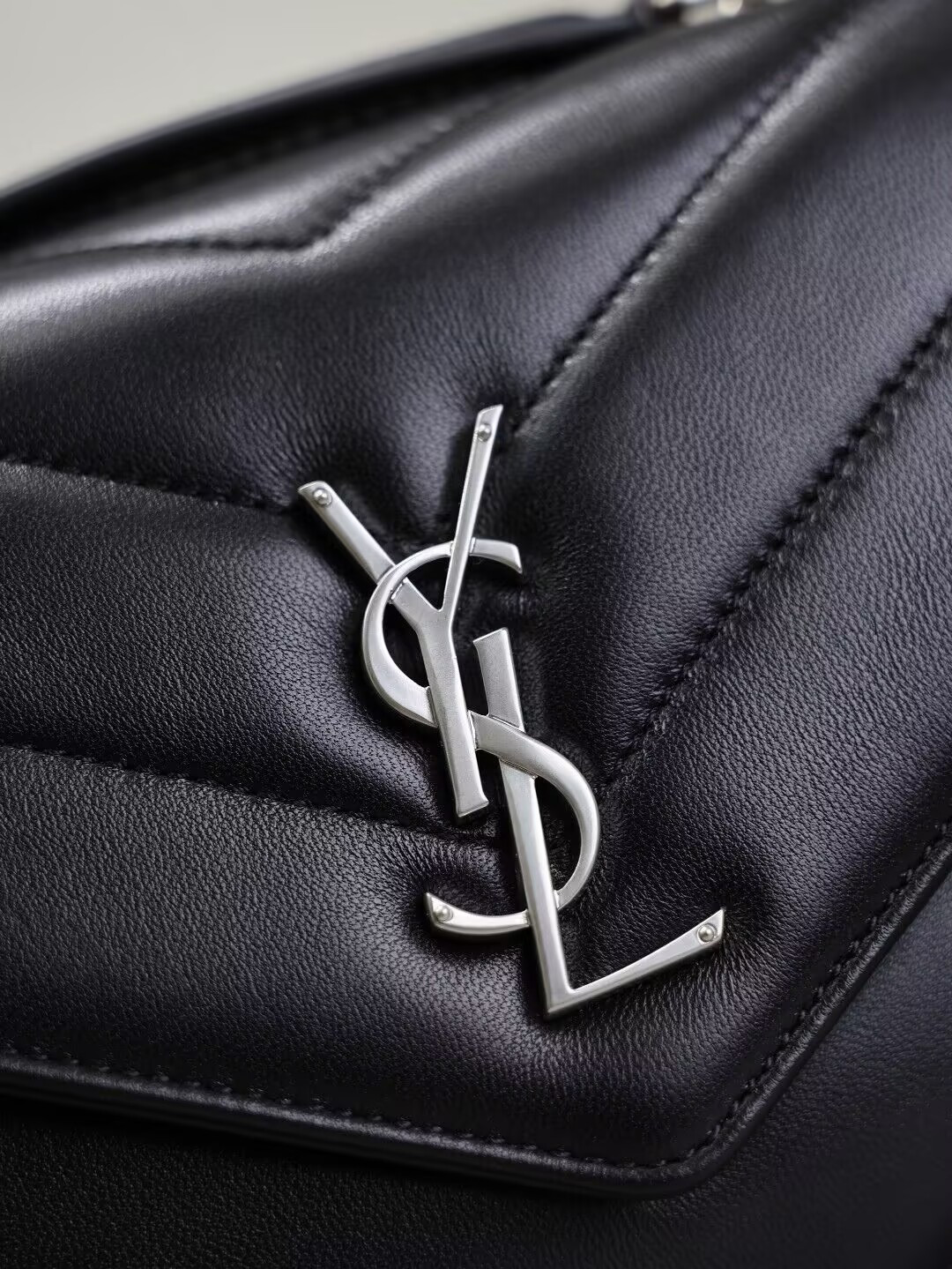 YSL LOULOU small in MATELASS lambskin 24x14x6cm - Image 10