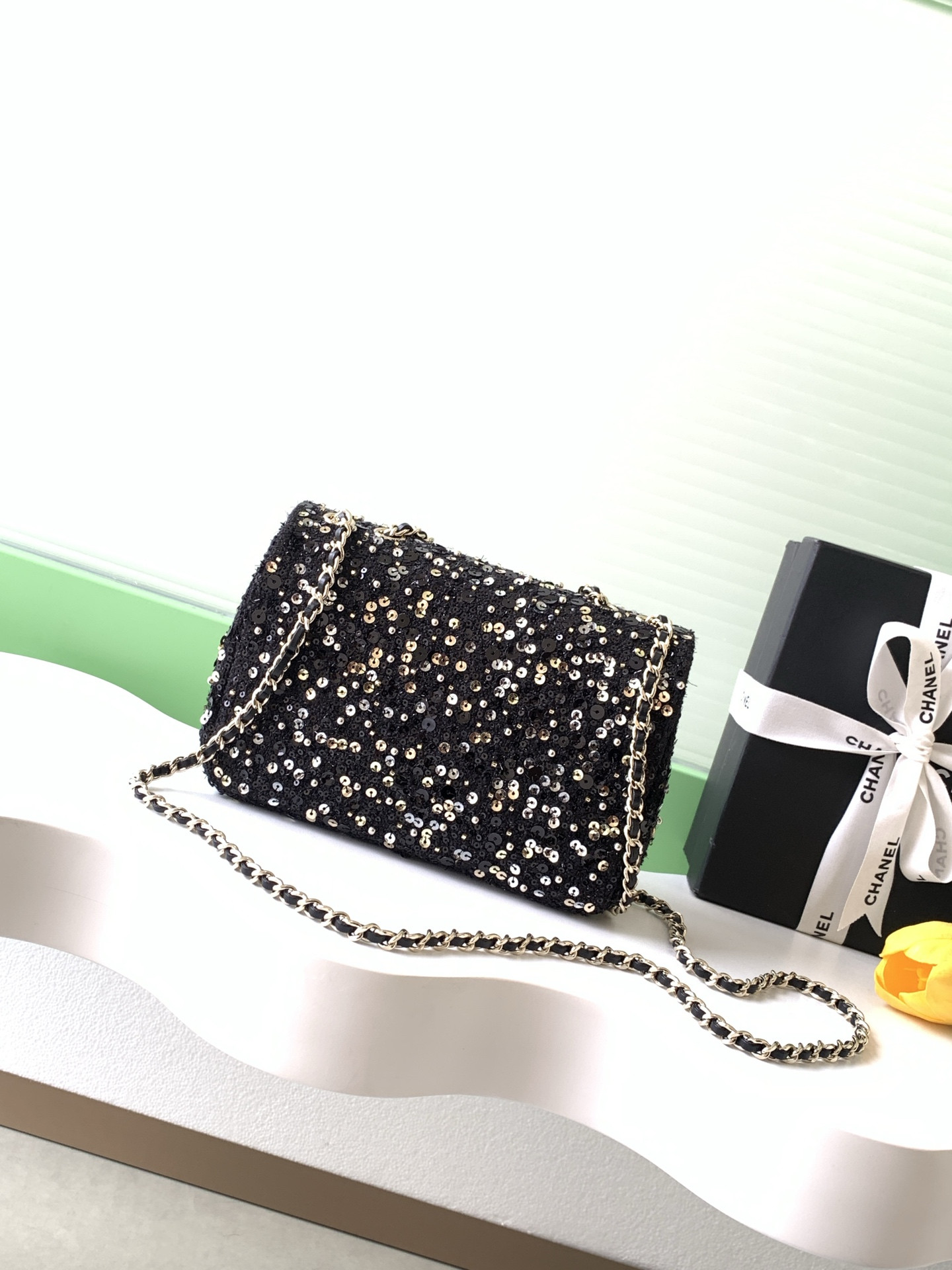 Chanel Flap Bag 20x14x7cm - Image 3