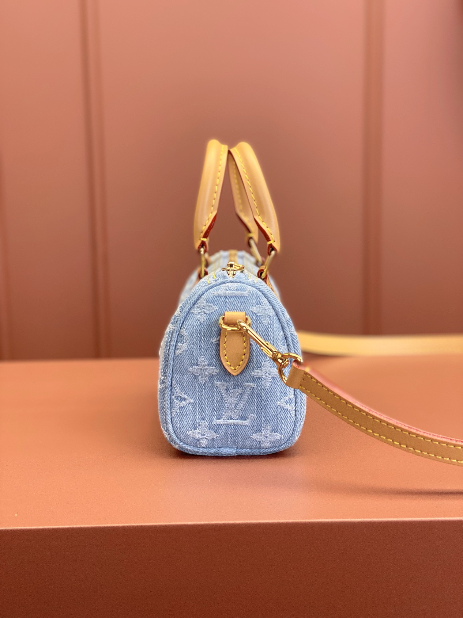 LV Nano Speedy M11212 6.3 x 3.9 x 3 in - Image 4