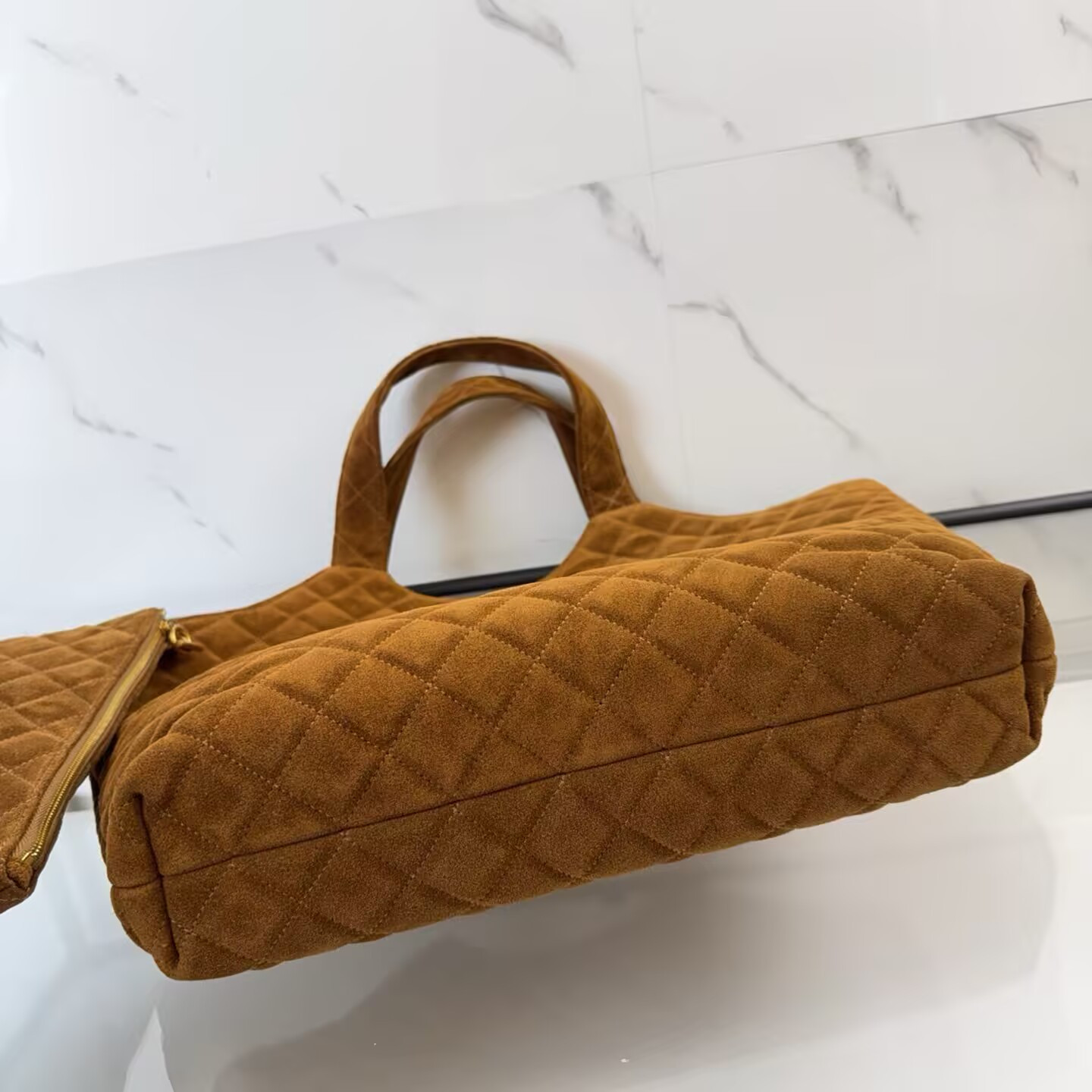 YSL ICARE MAXI SHOPPING BAG IN QUILTED LAMBSKIN (58*43*8cm) - Image 6
