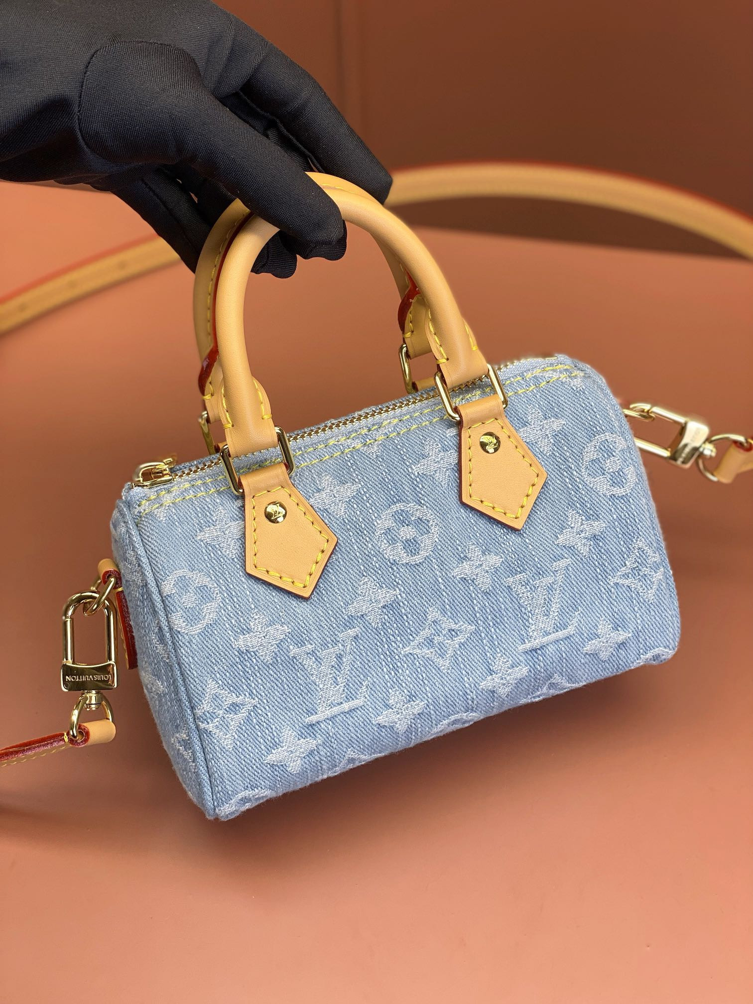 LV Nano Speedy M11212 6.3 x 3.9 x 3 in - Image 5