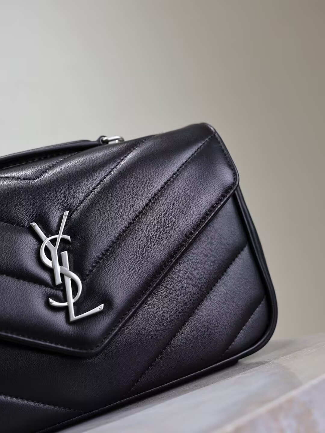YSL LOULOU small in MATELASS lambskin 24x14x6cm - Image 9