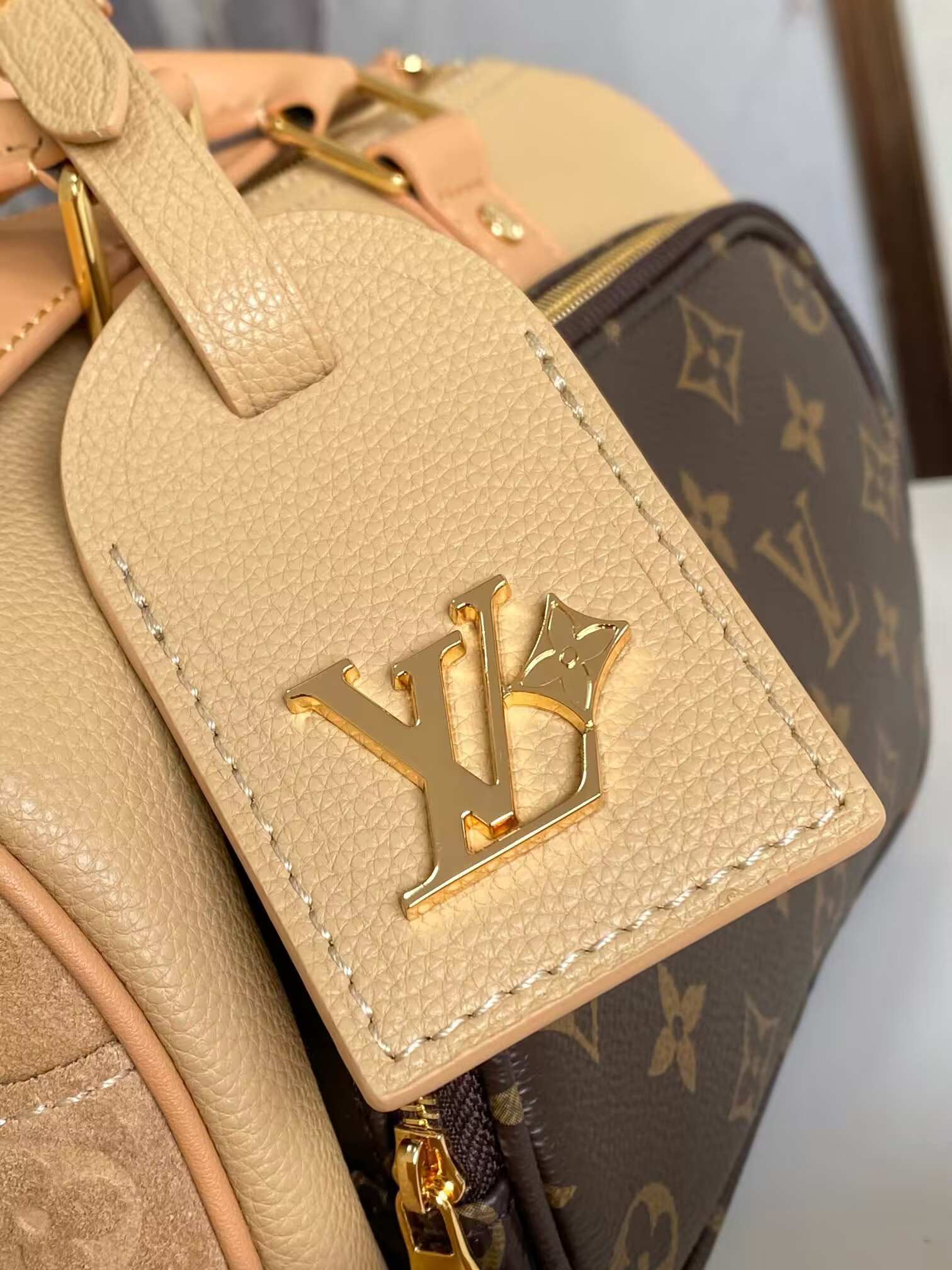 LV Keepall Bandoulière 25 M12627 25x15x11cm - Image 9