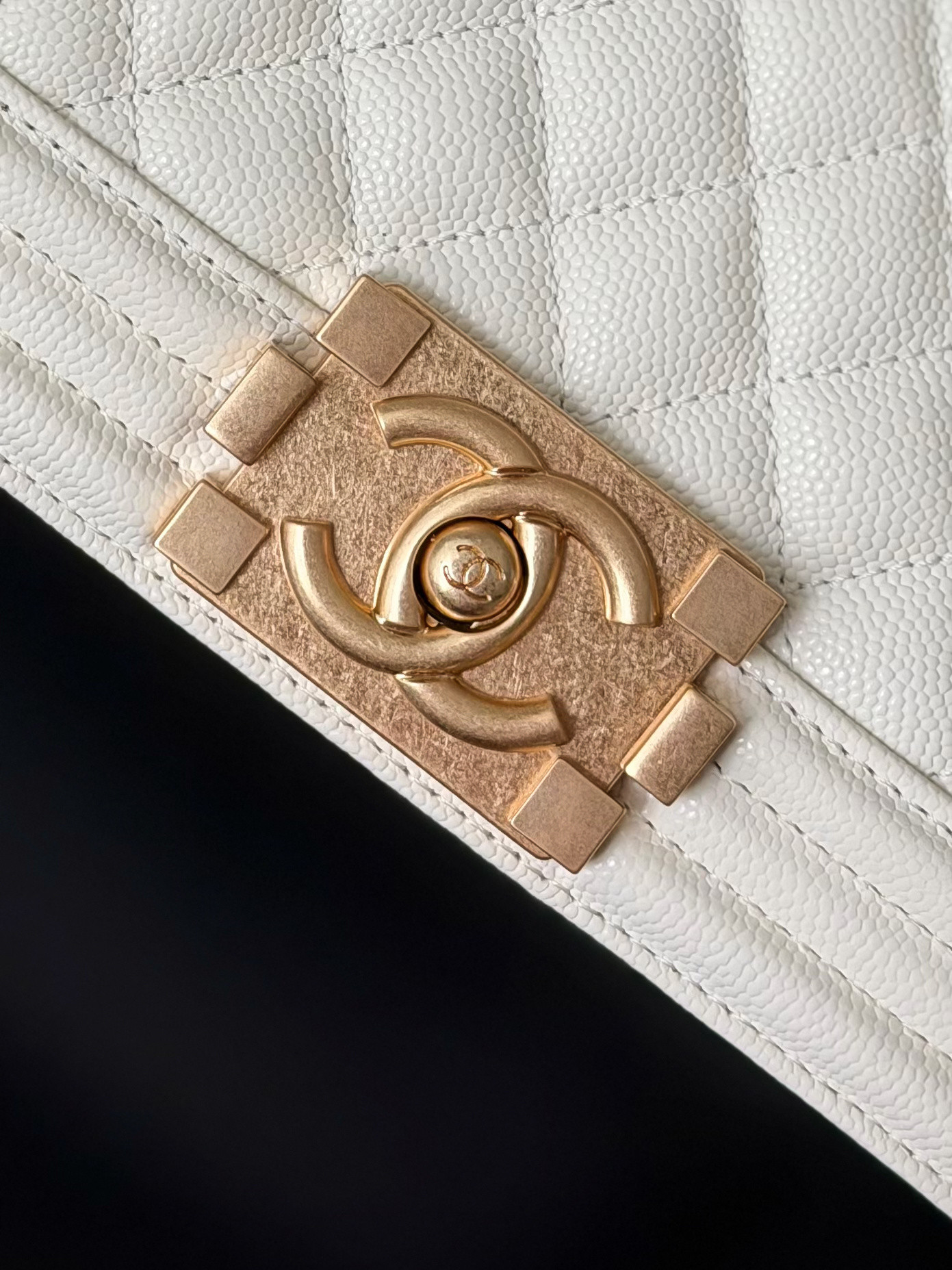 Chanel Boy Handbag 12x20x7cm - Image 8