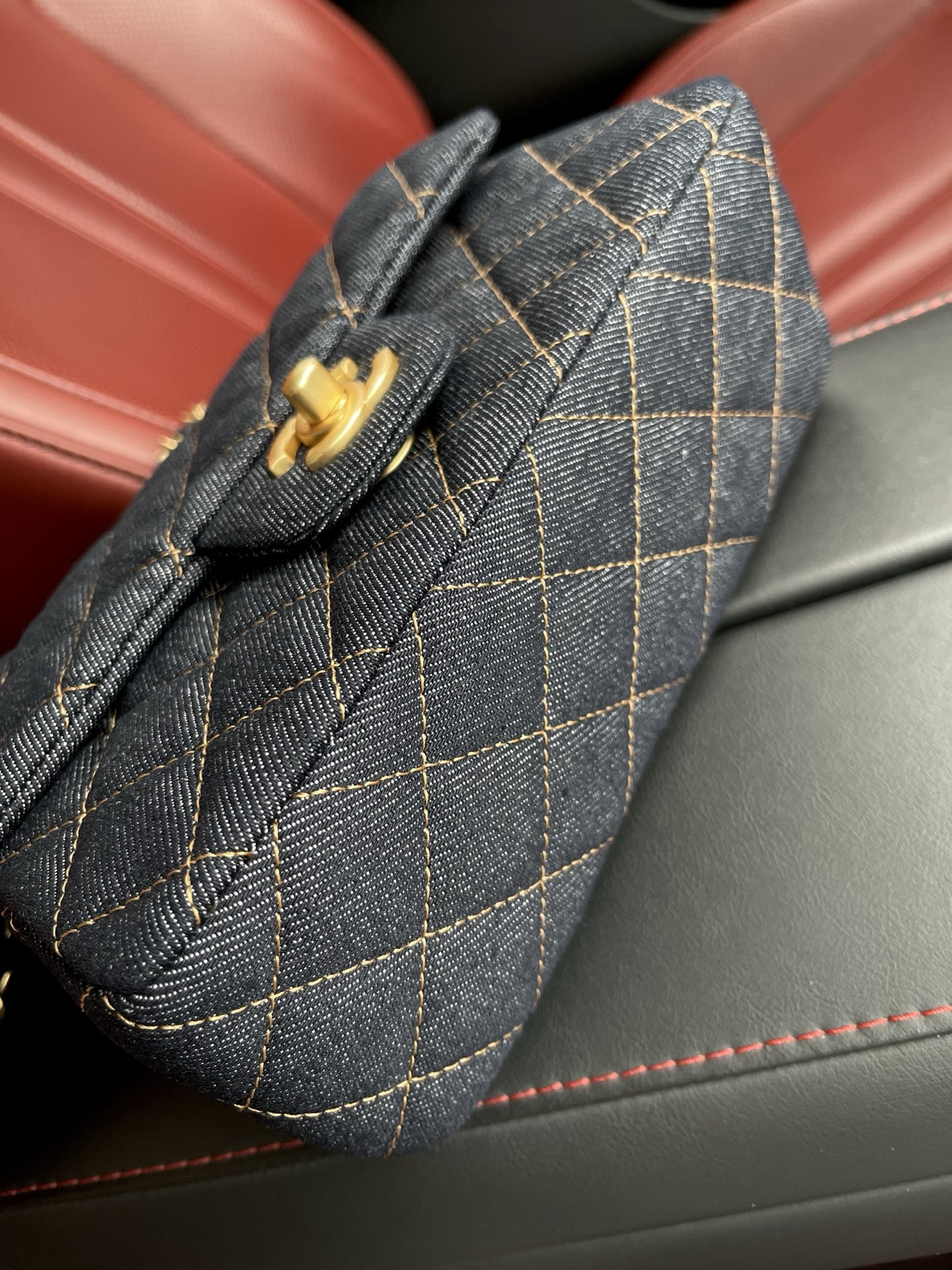 Chanel Mini Classic Handbag A69900 12x20x6cm - Image 5