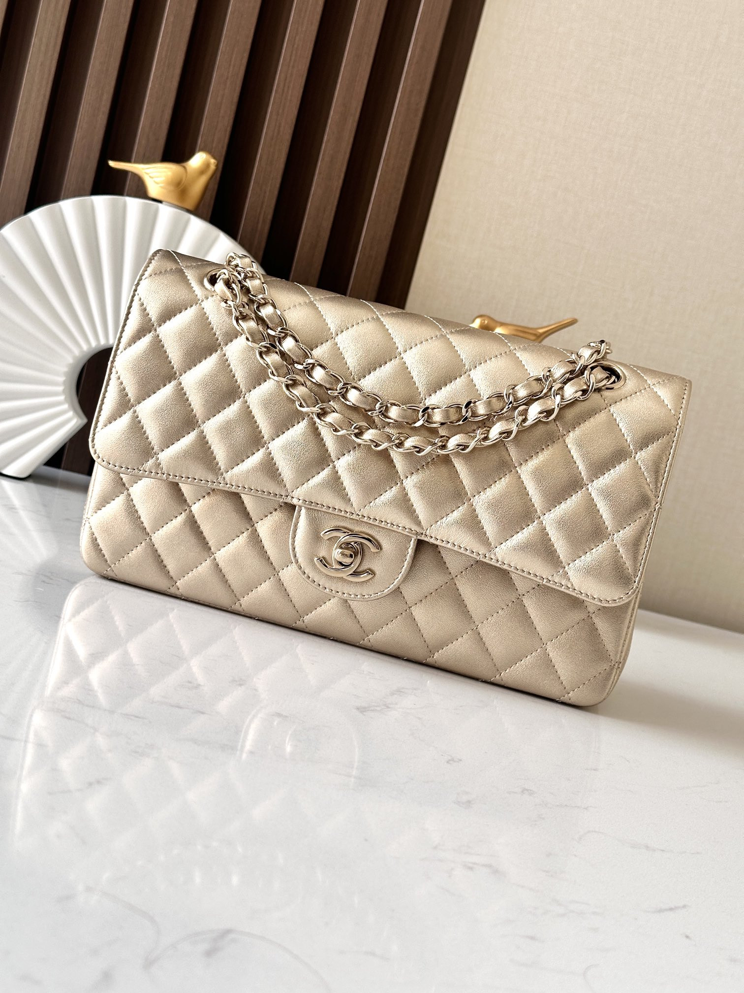 Chanel Classic Flap a01112 Gold 15.5×25.5×6.5cm