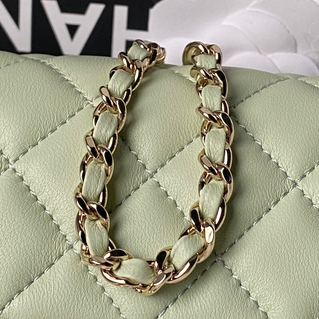 Chanel Classic Flap Handbag CF AS5759 20x13x7cm - Image 8