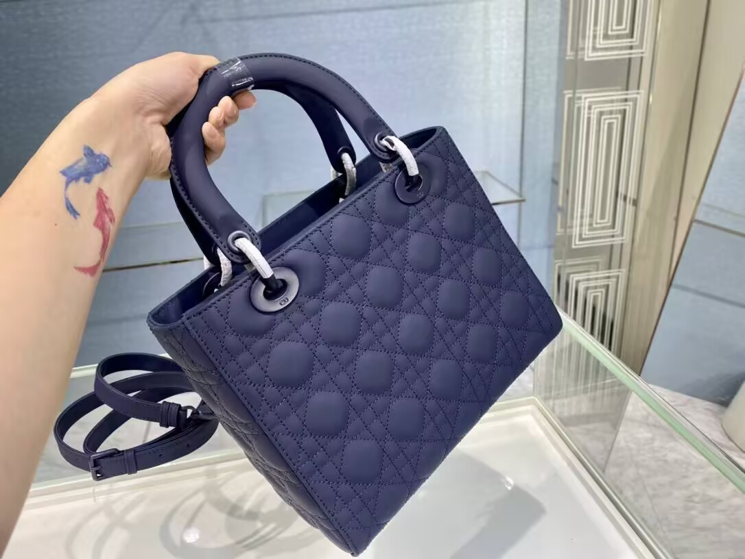 Medium Lady Dior Bag 24 x 20 x 12 cm - Image 7