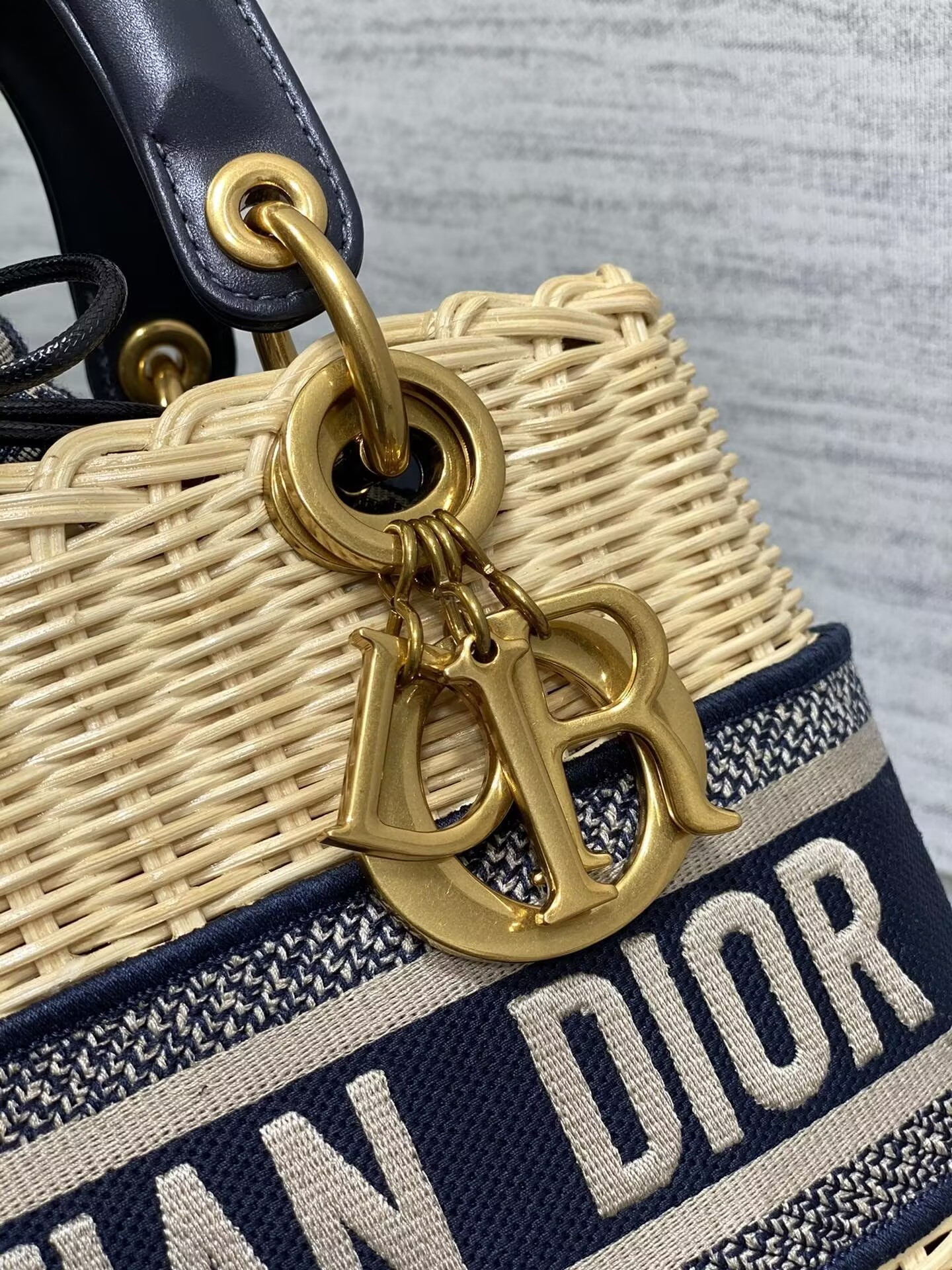 Dior Medium Lady Dior Bag 24x21x12cm - Image 7