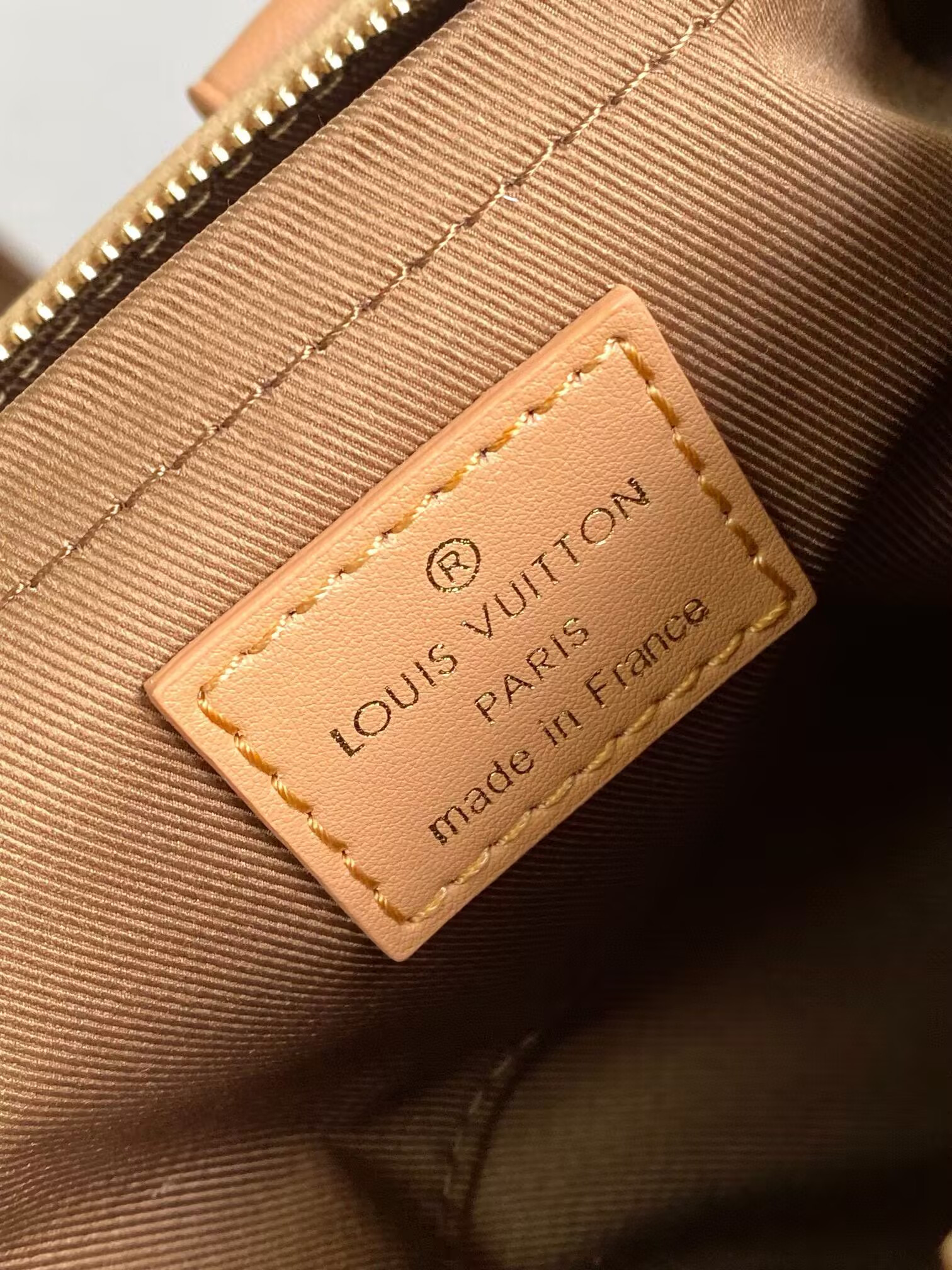 LV Keepall Bandoulière 25 M12627 25x15x11cm - Image 10