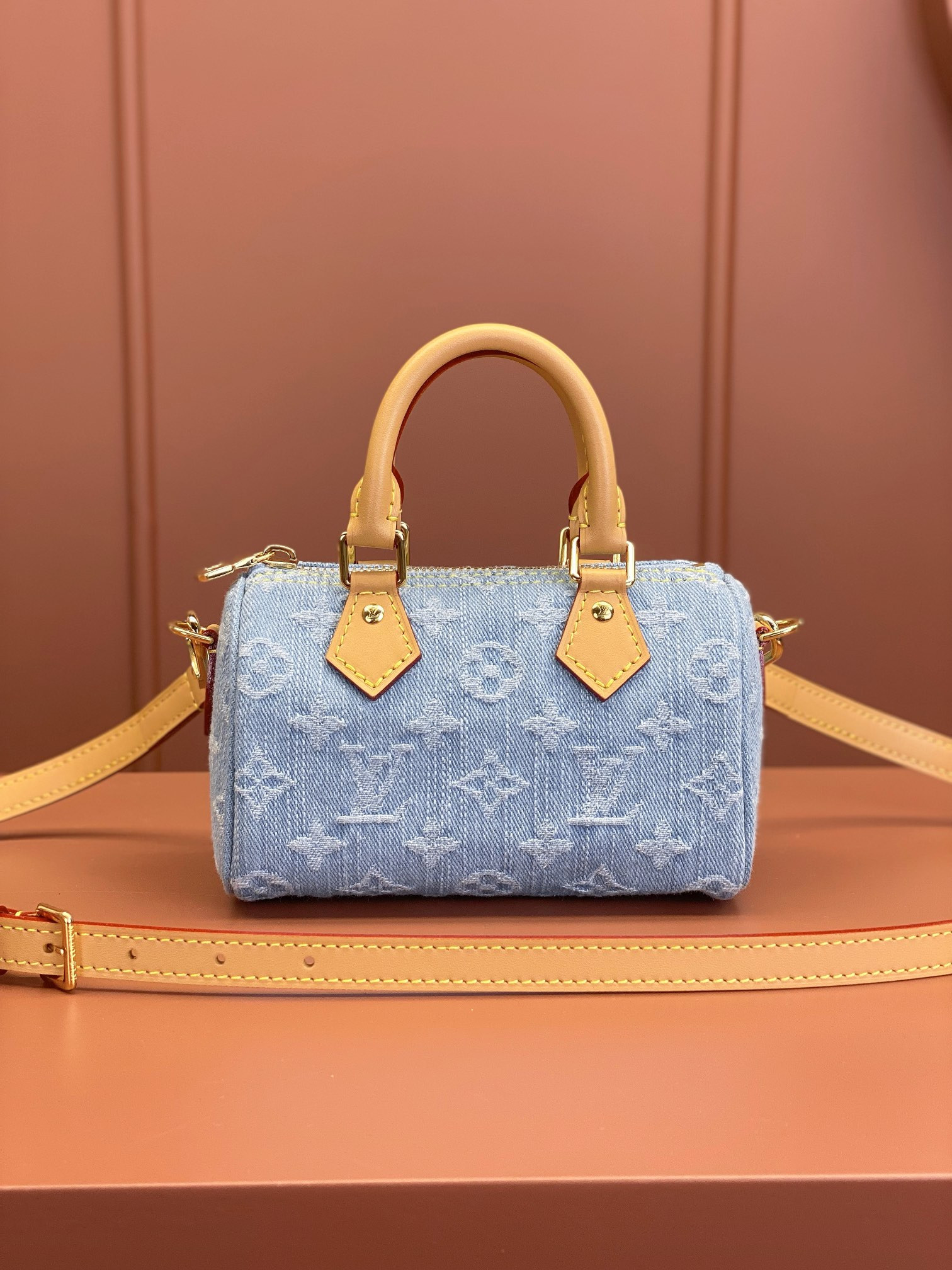 LV Nano Speedy M11212 6.3 x 3.9 x 3 in - Image 2