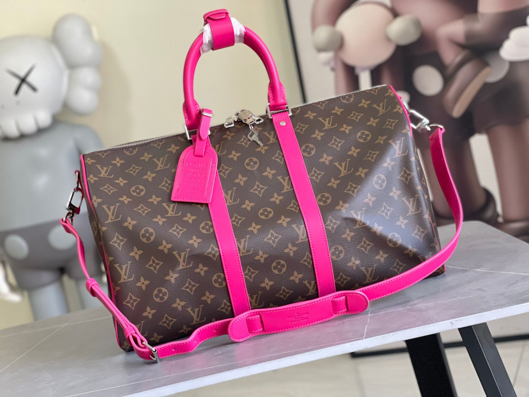 LV Keepall Bandouliere 45 M13807 (45 x 27 x 20 cm) - Image 2