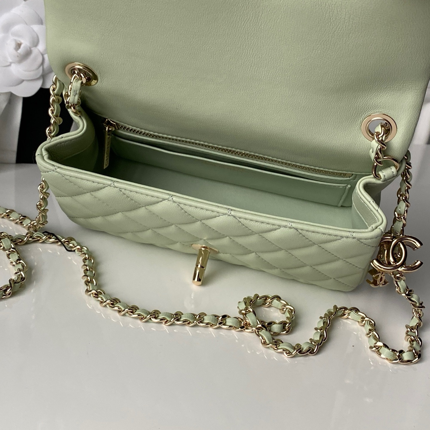 Chanel Classic Flap Handbag CF AS5759 20x13x7cm - Image 6