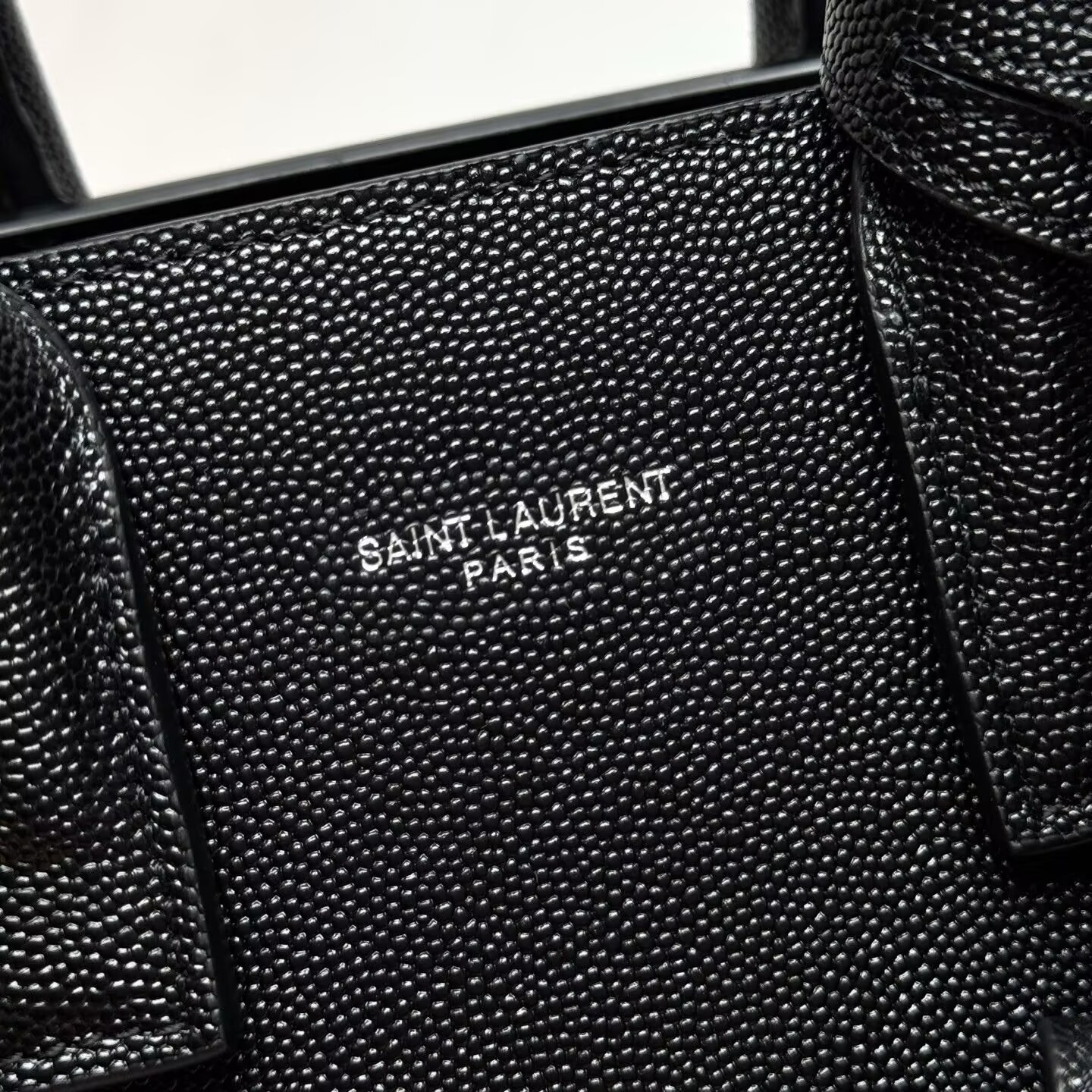 YSL SAC DE JOUR IN GRAINED LEATHER NANO 22x17x9cm - Image 10