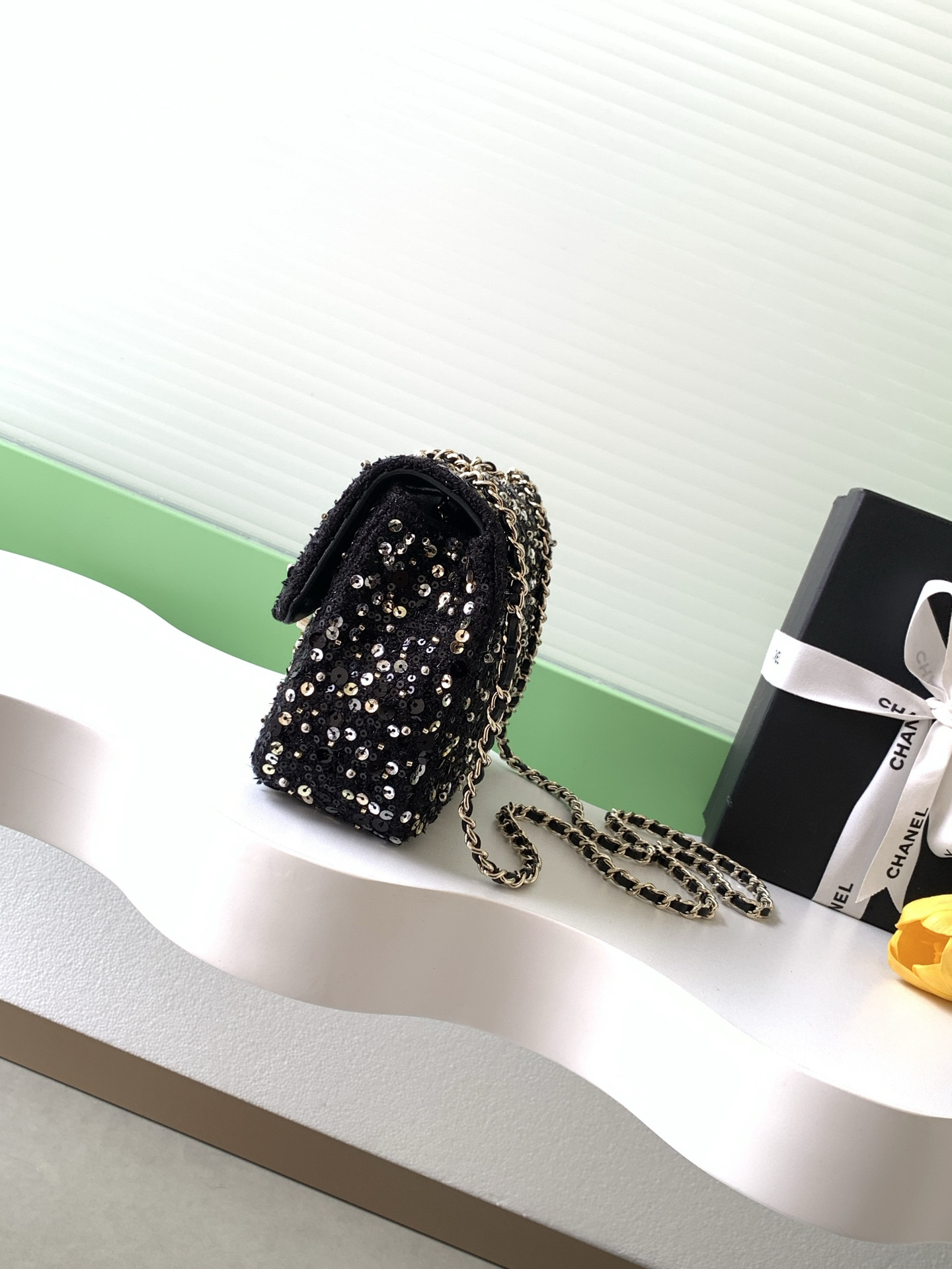 Chanel Flap Bag 20x14x7cm - Image 6