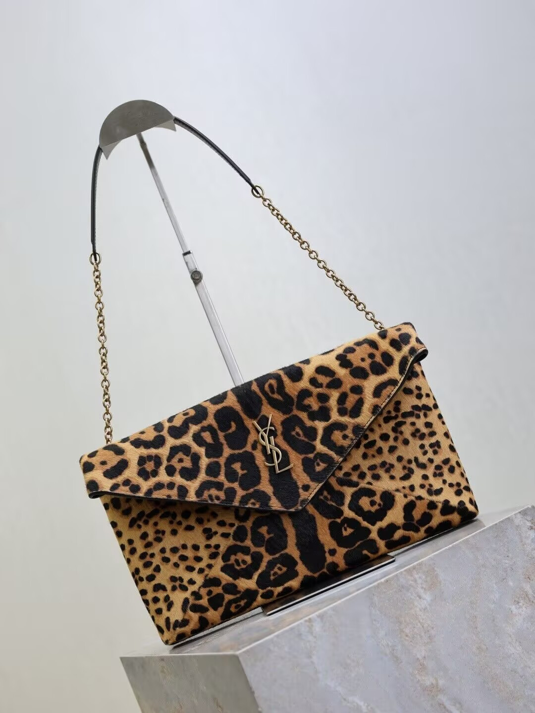 YSL CASSANDRE large pouch on chain in pony hair leather 29.5x18x5cm - Image 4