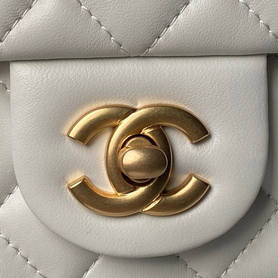 CHANEL MINI FLAP BAG SHINY CALFSKIN gold-TONE METAL white 4.7 × 7.8 × 2.3 in - Image 8