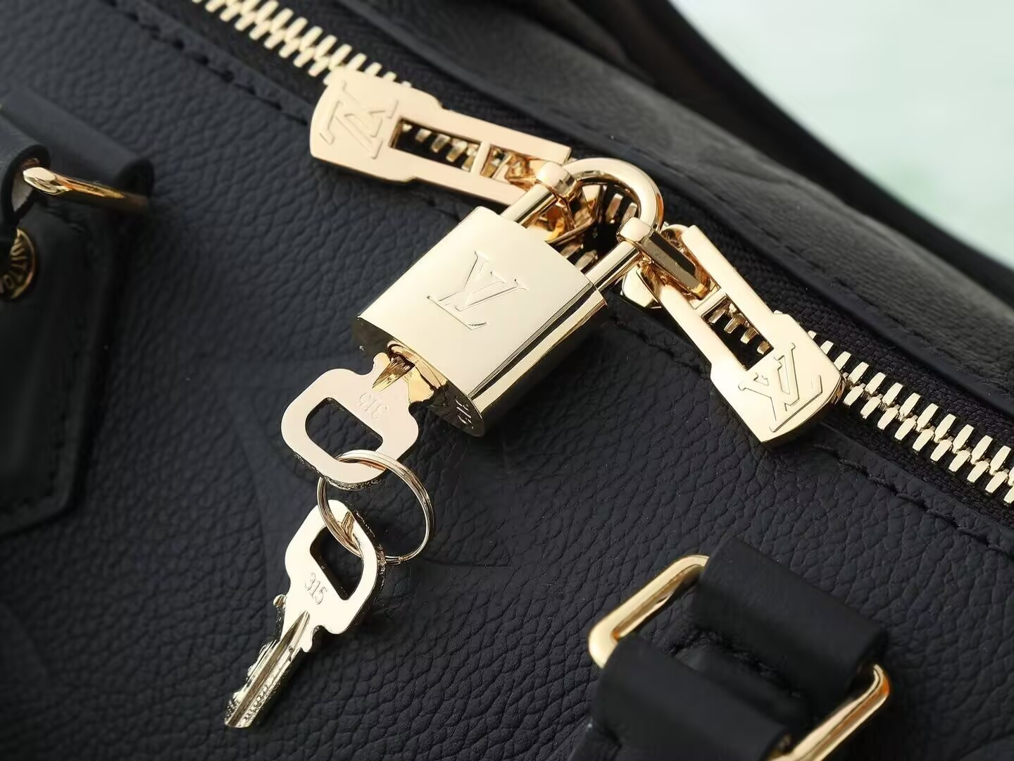 LV Speedy Bandoulière 25 M58951 25x19x15cm - Image 8