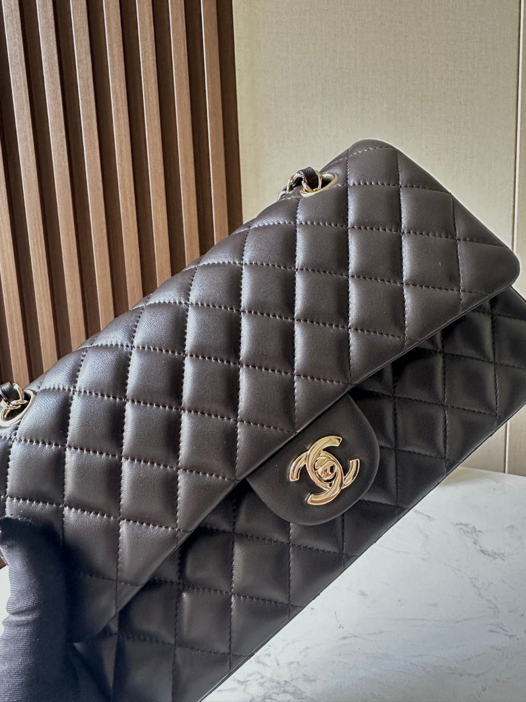 CHANEL CLASSIC HANDBAG Gold Metal 15.5×25.5×6.5cm - Image 4
