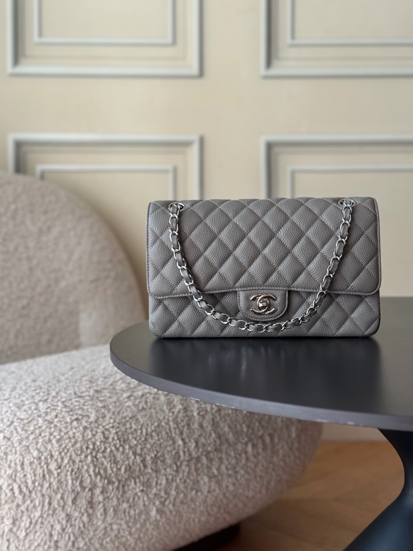 Chanel Flap Bag 25x15.5x6.5cm - Image 2