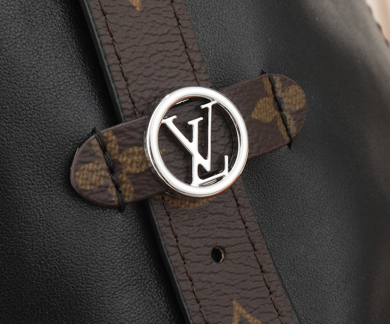 LV CarryAll MM M25143 (39*30*15cm) - Image 7
