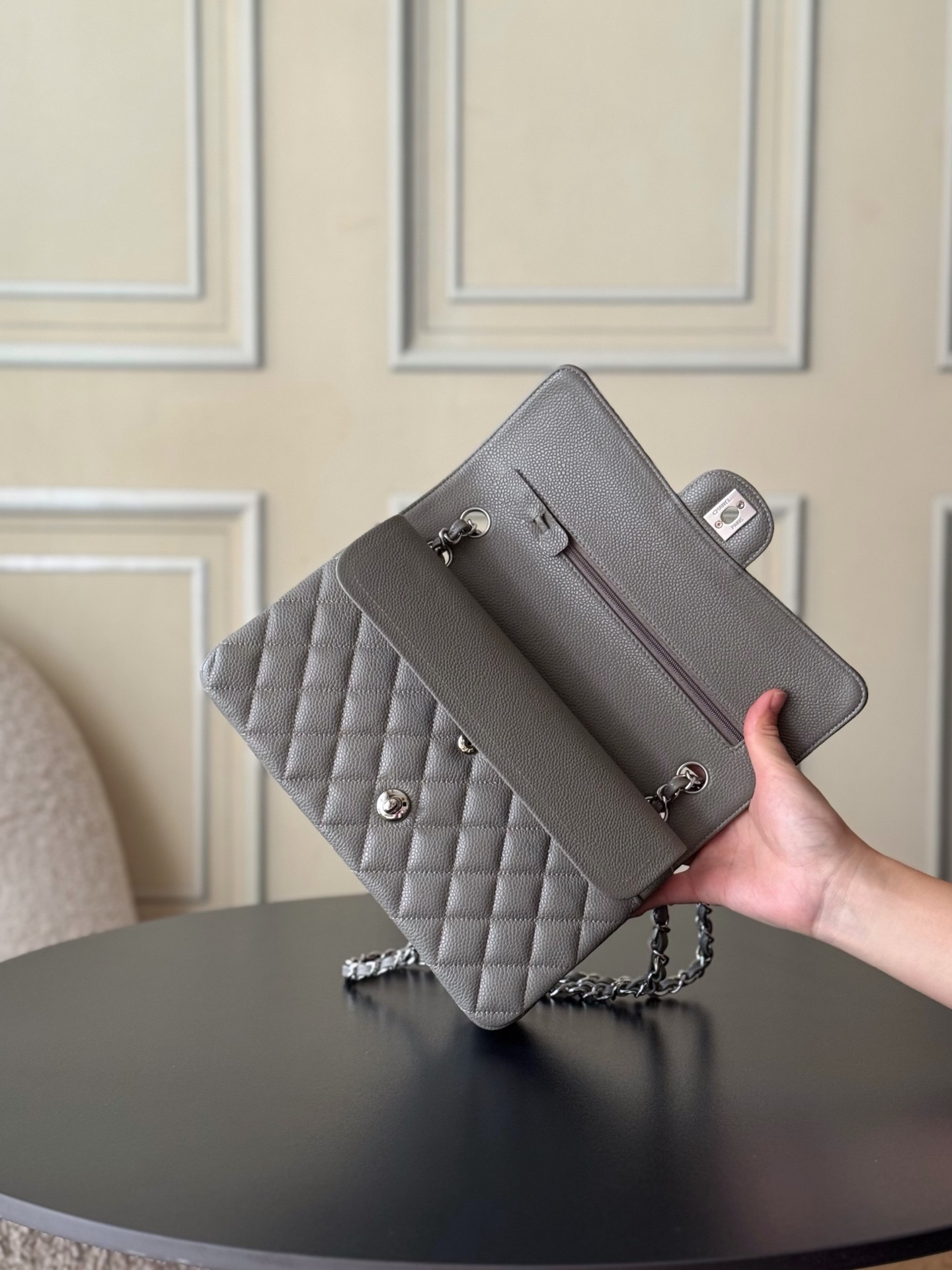 Chanel Flap Bag 25x15.5x6.5cm - Image 4